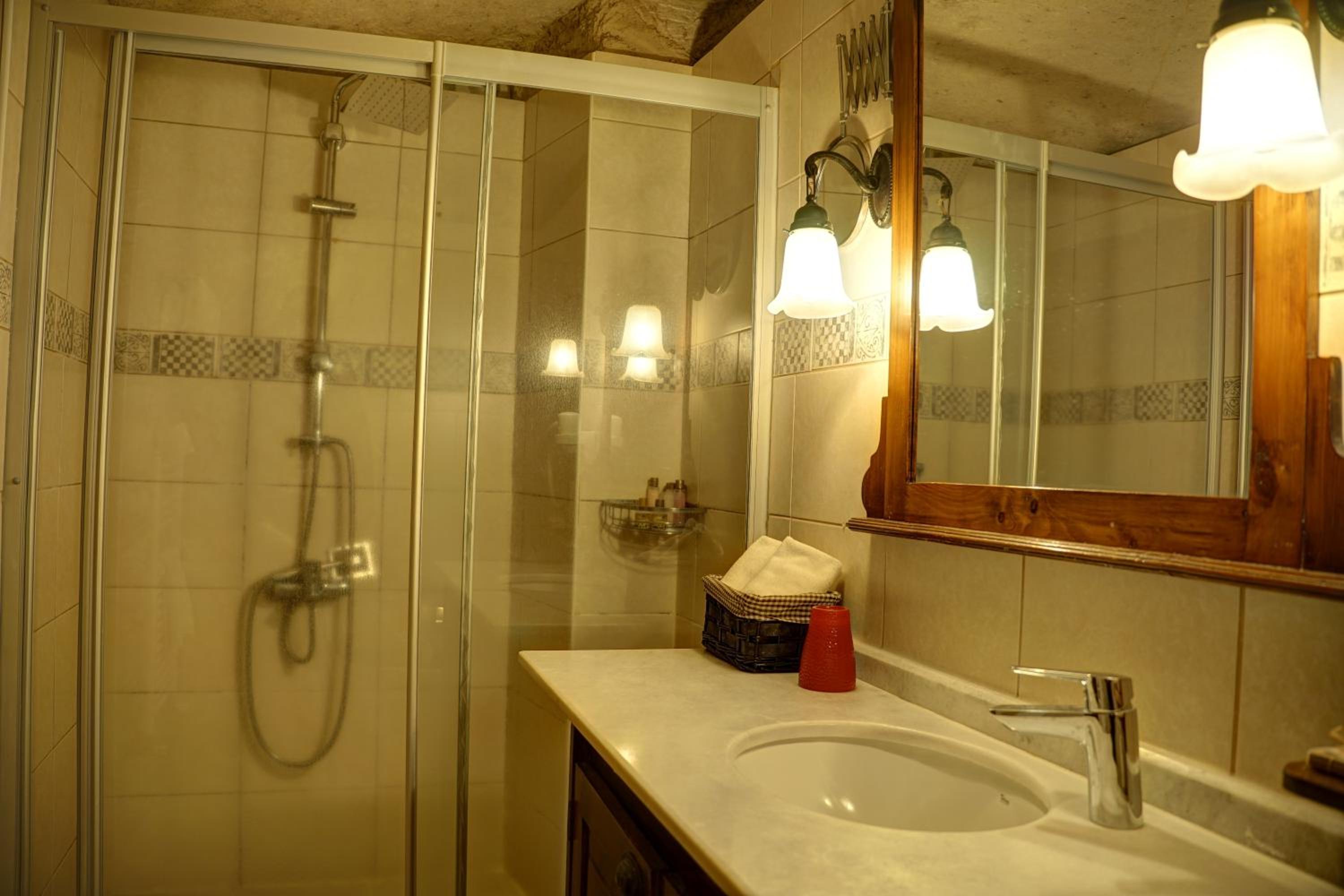 Double Cave Room  - Photo 3