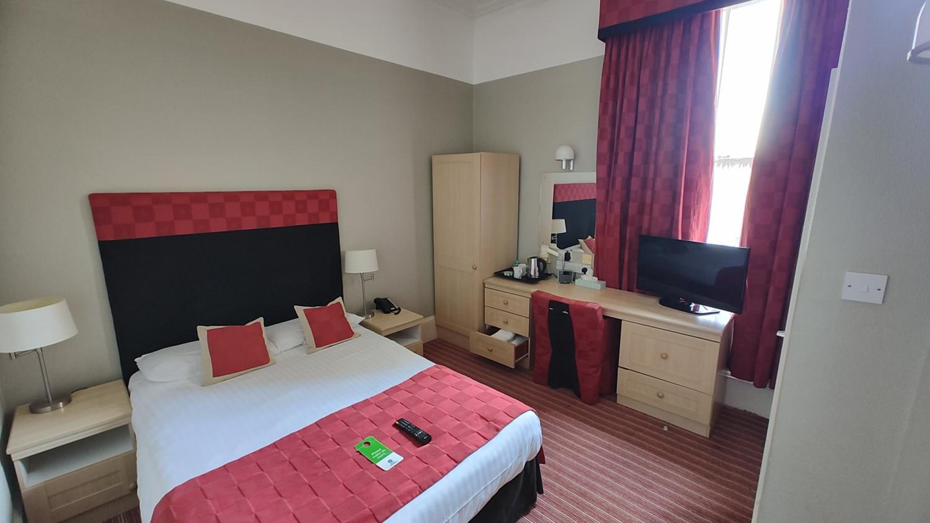 Small Double Room - Non-Smoking photo 2