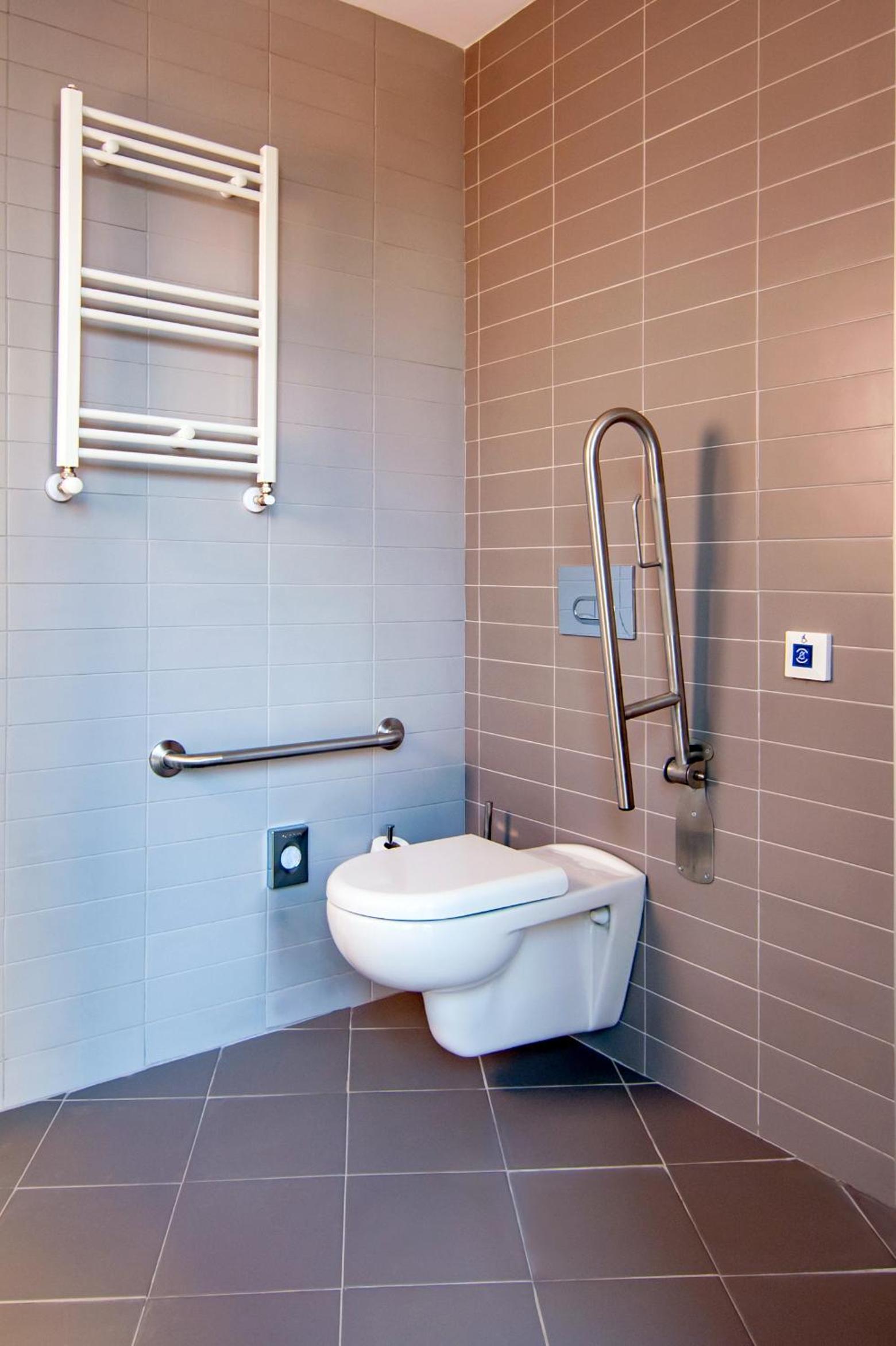 Standard Queen Room - Accessible with Free Breakfast - Photo 3