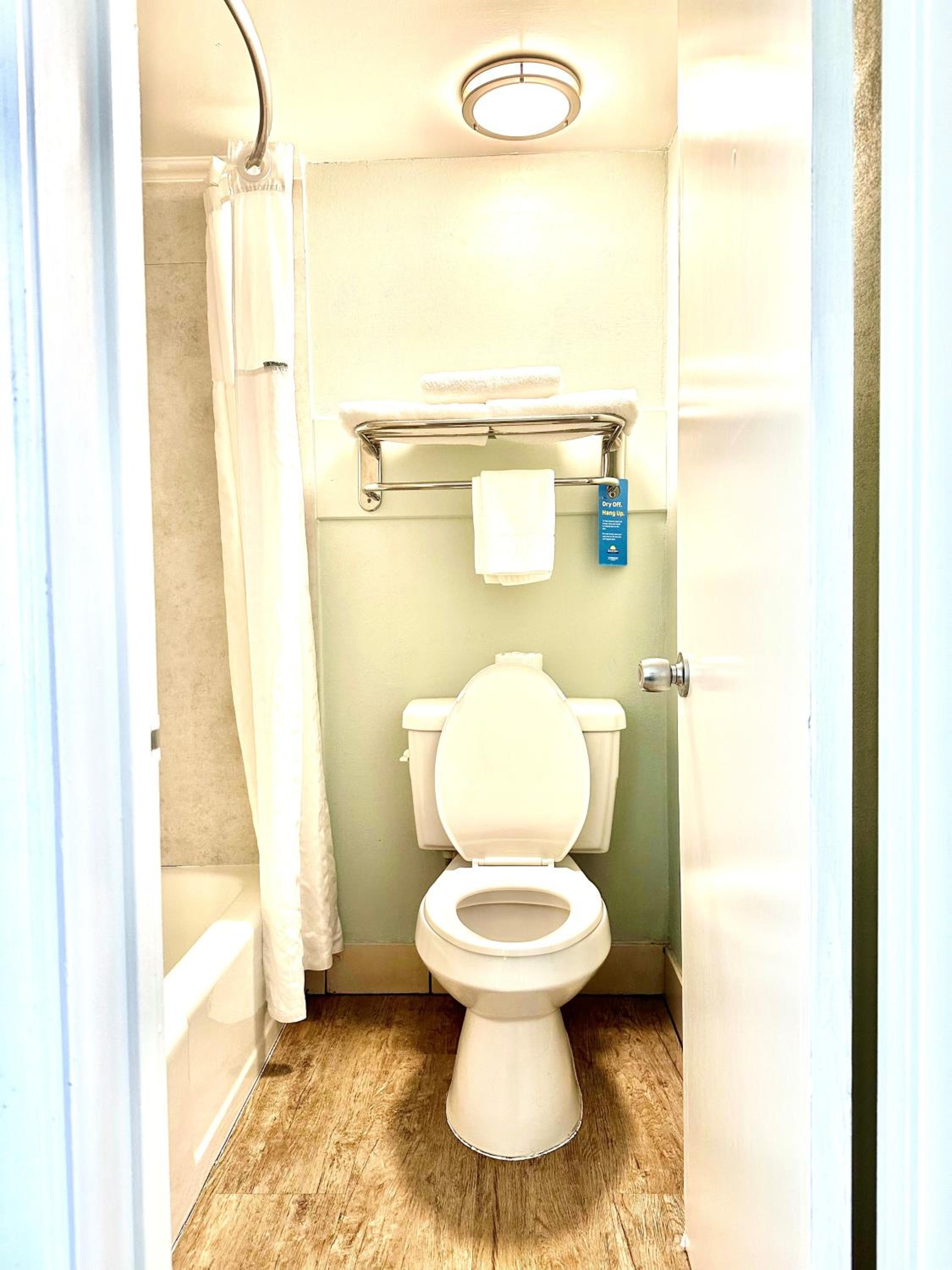 Executive King Room - Non-Smoking - Photo 5