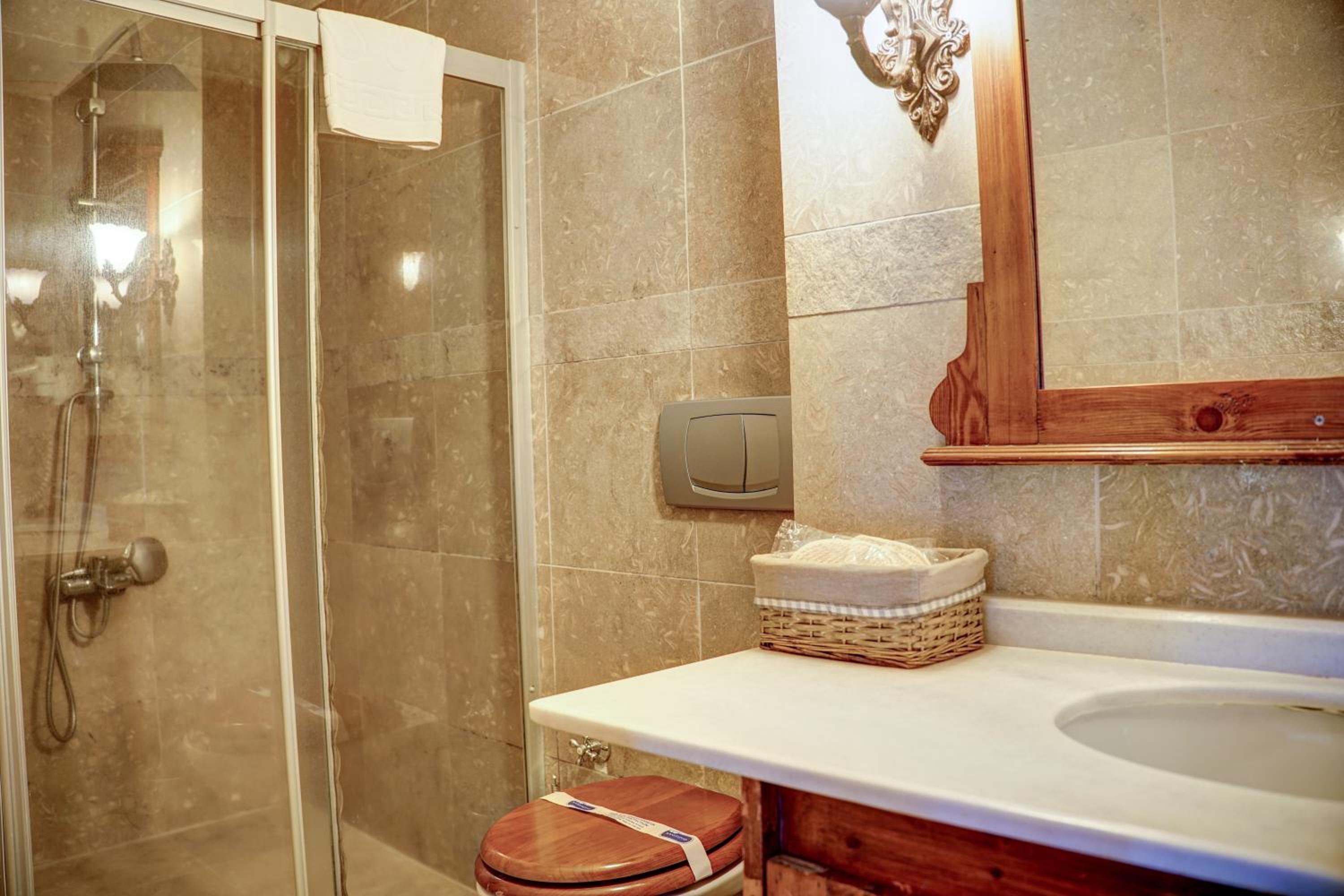 King Cave Suite - Photo 5
