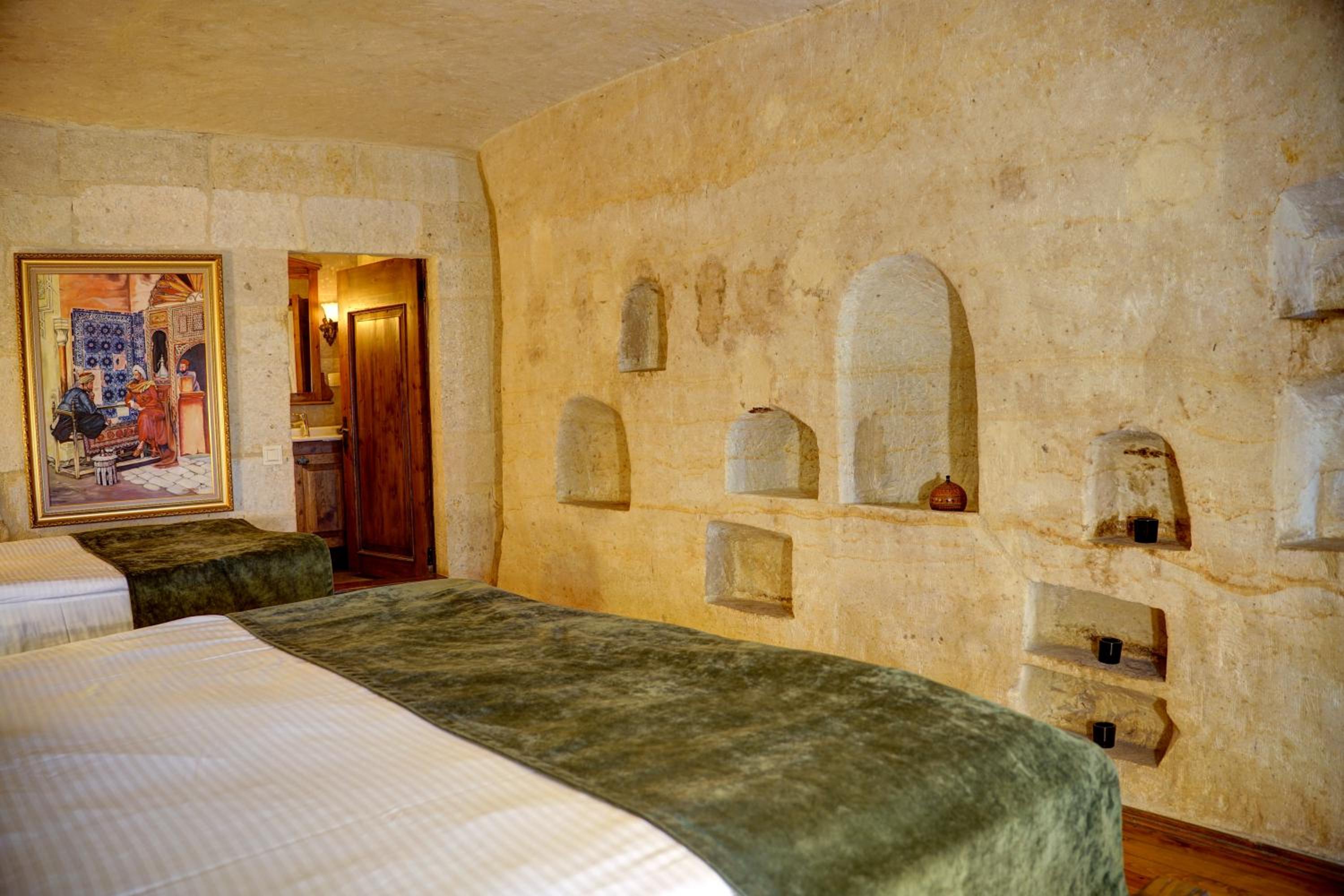 King Cave Suite - Photo 10