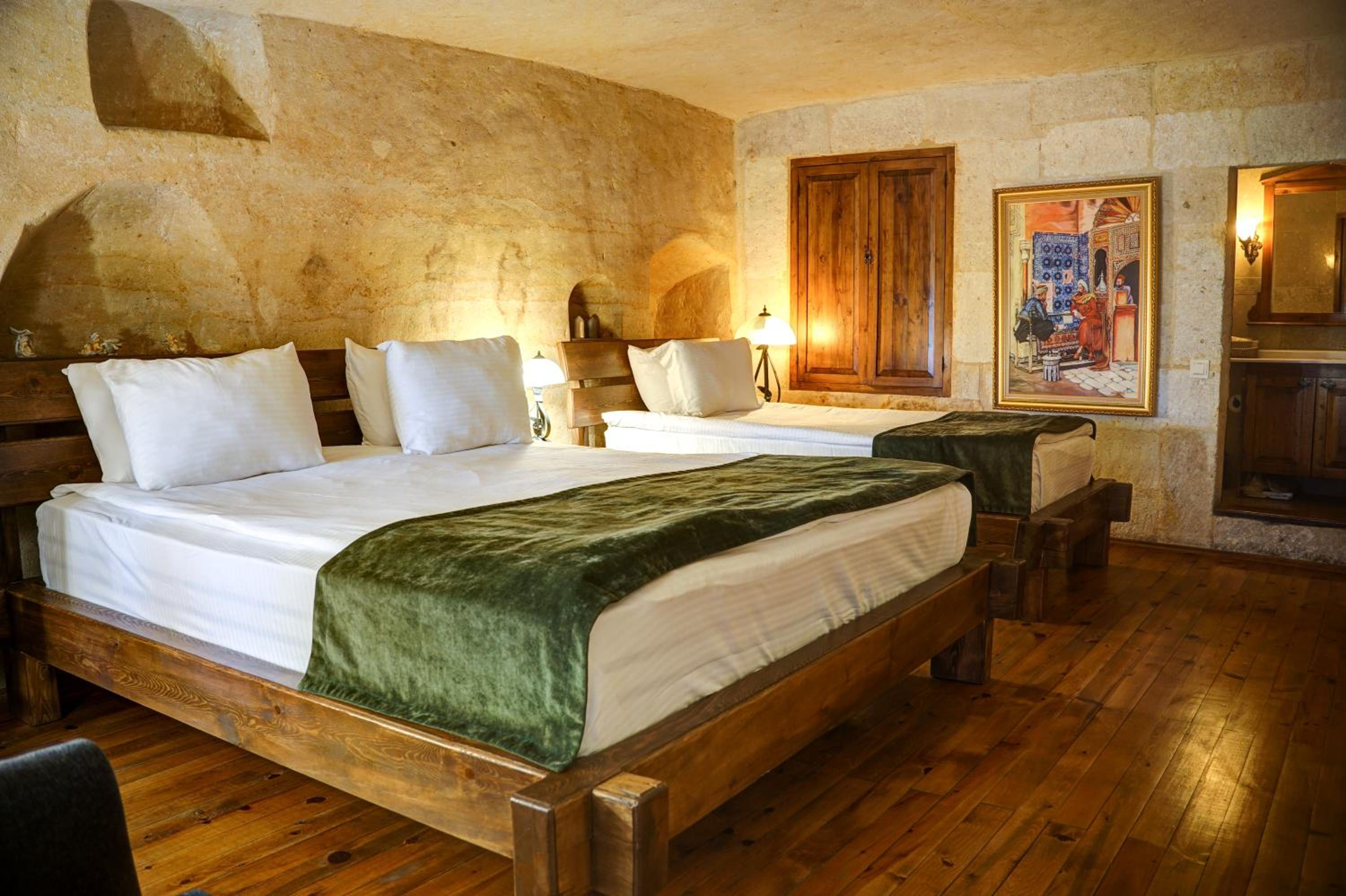 King Cave Suite - Photo 1