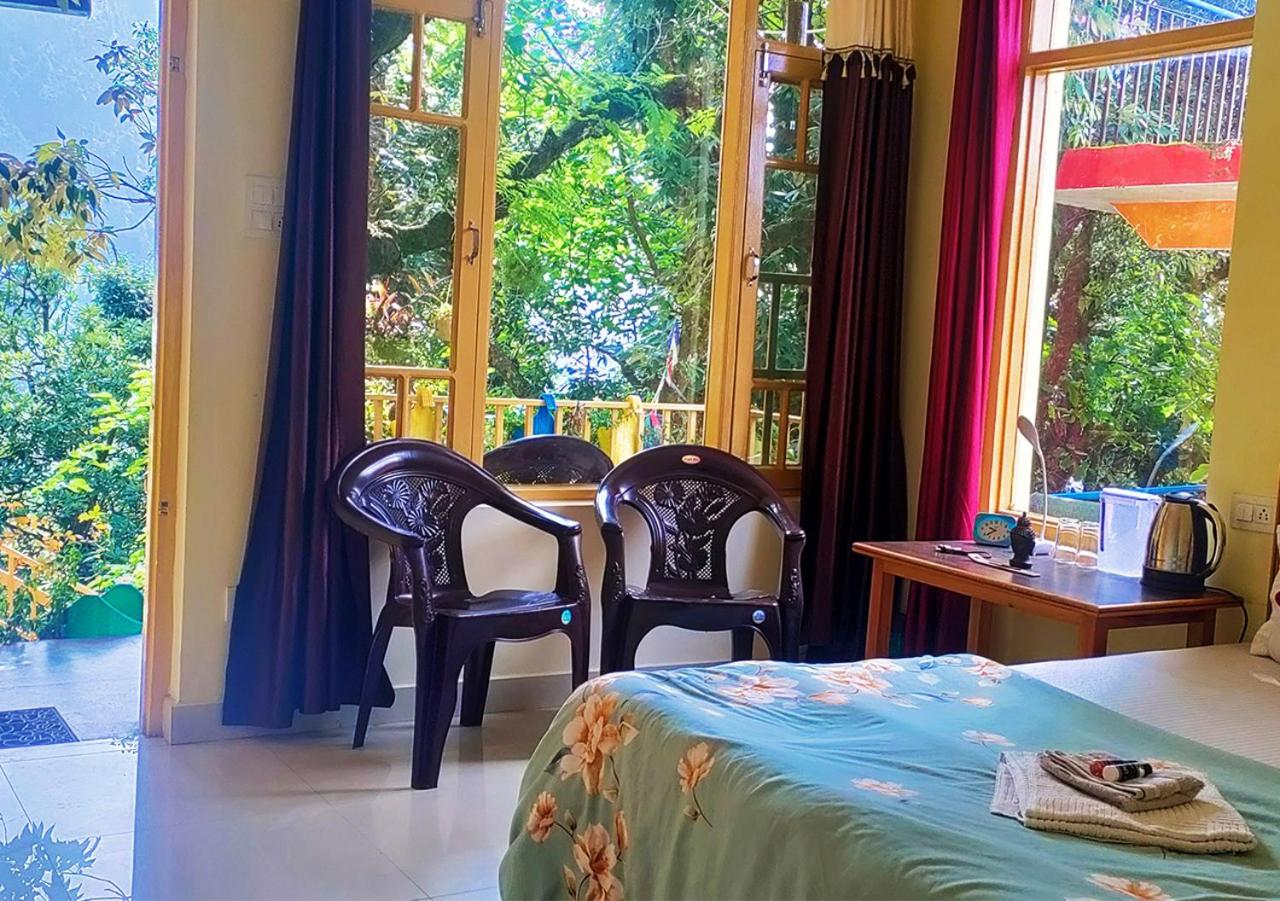 Double Room with Patio - Photo 22