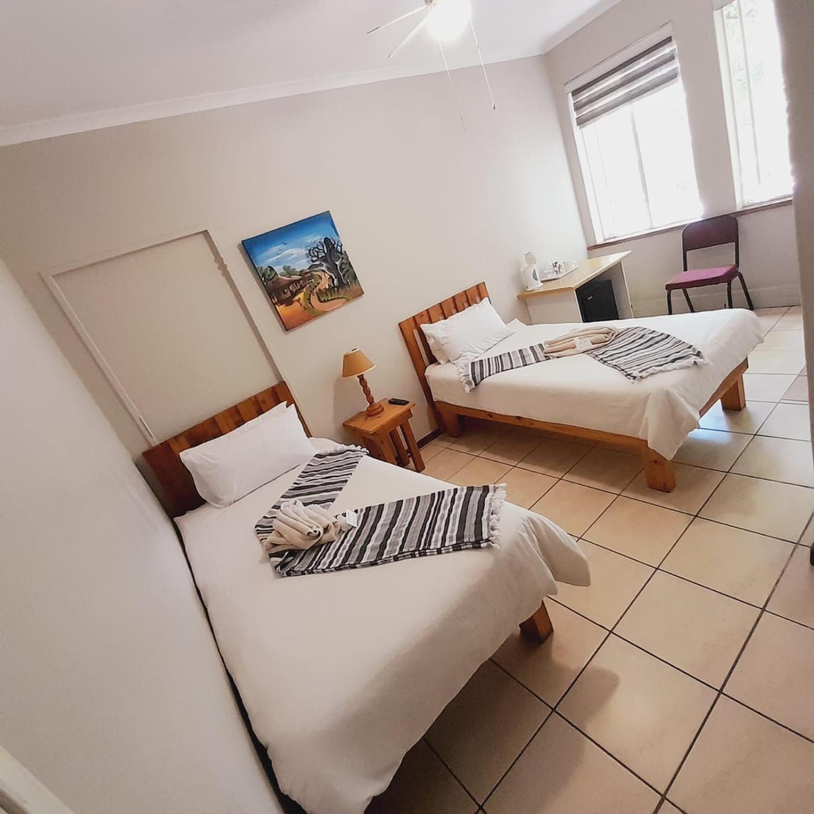 Standard Twin Room - Photo 1