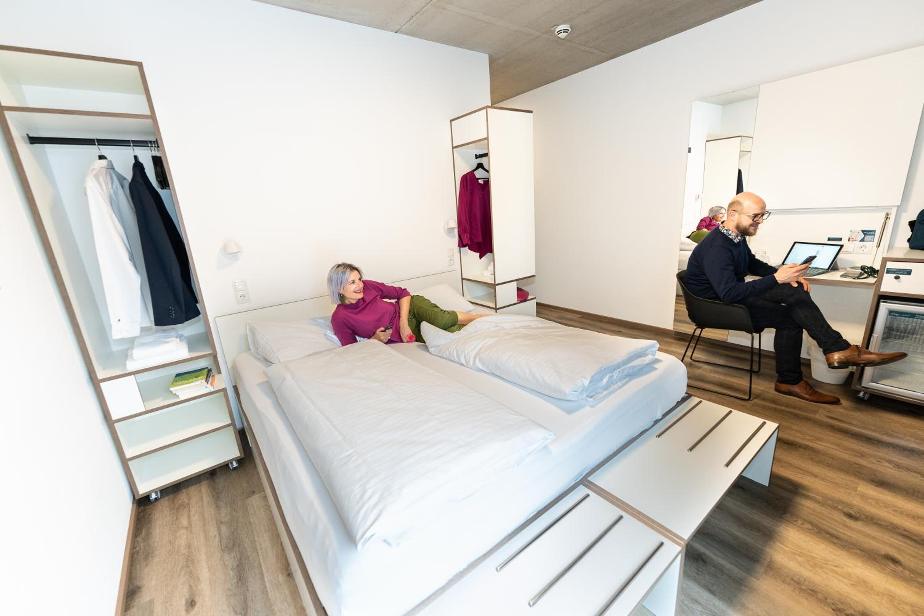 Double Bed Room with Infrared Cabin photo 3