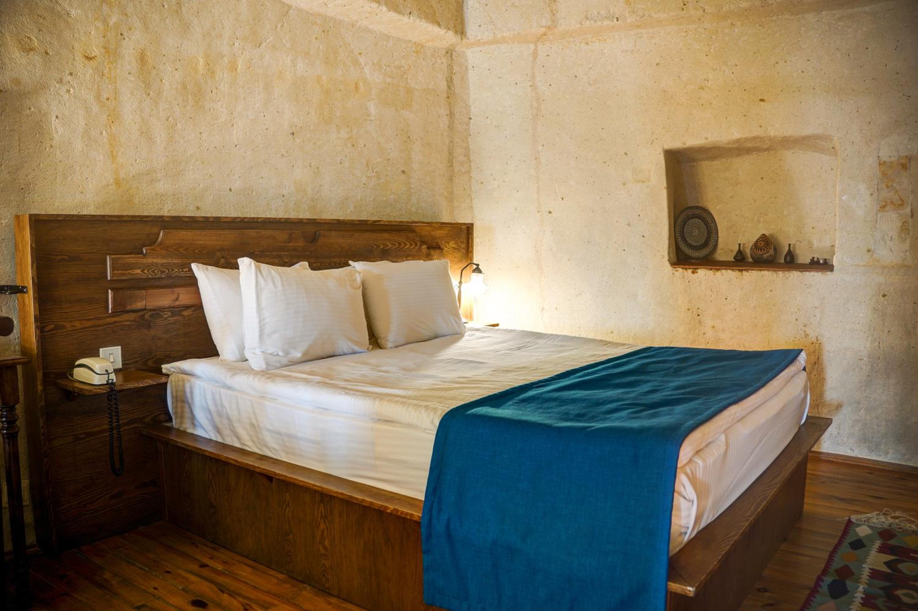 Cave Suite - Photo 1