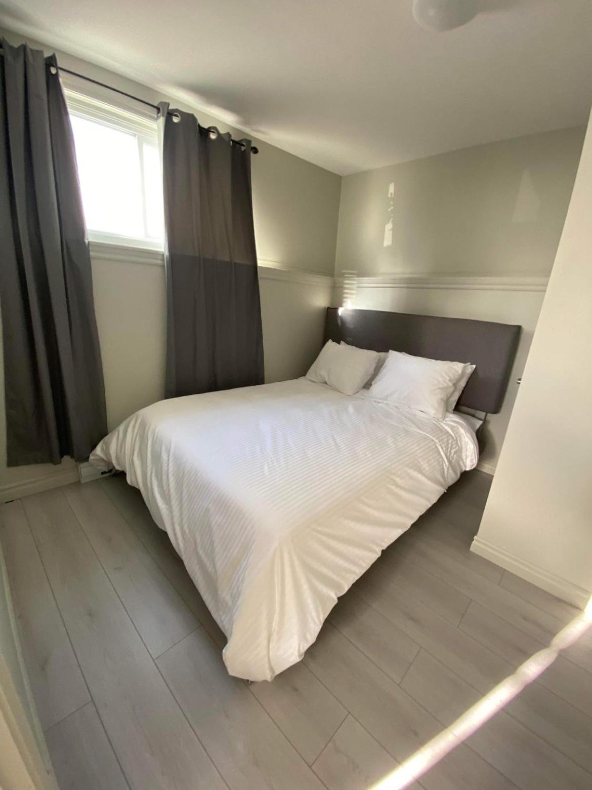 Three-Bedroom Apartment - Photo 3
