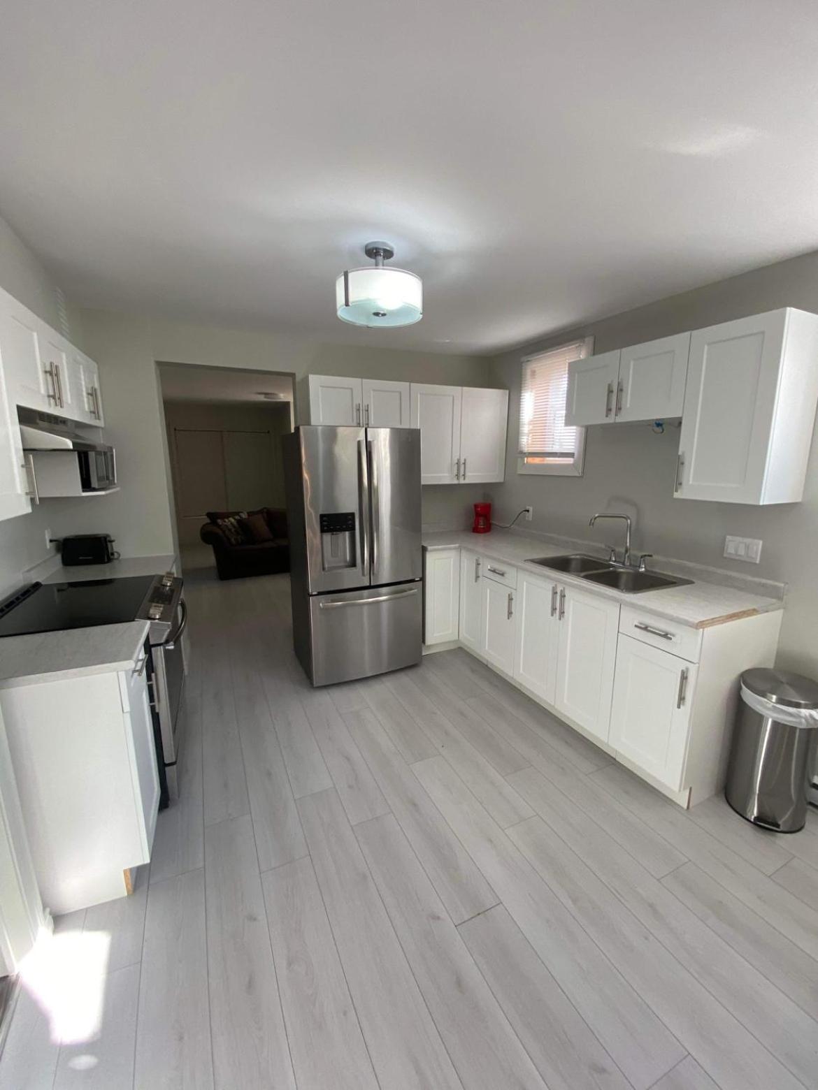 Three-Bedroom Apartment - Photo 6