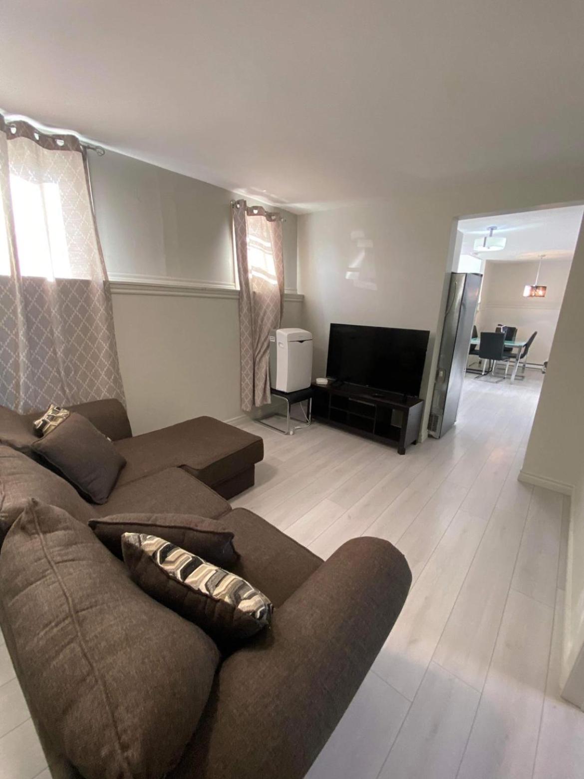 Three-Bedroom Apartment - Photo 4