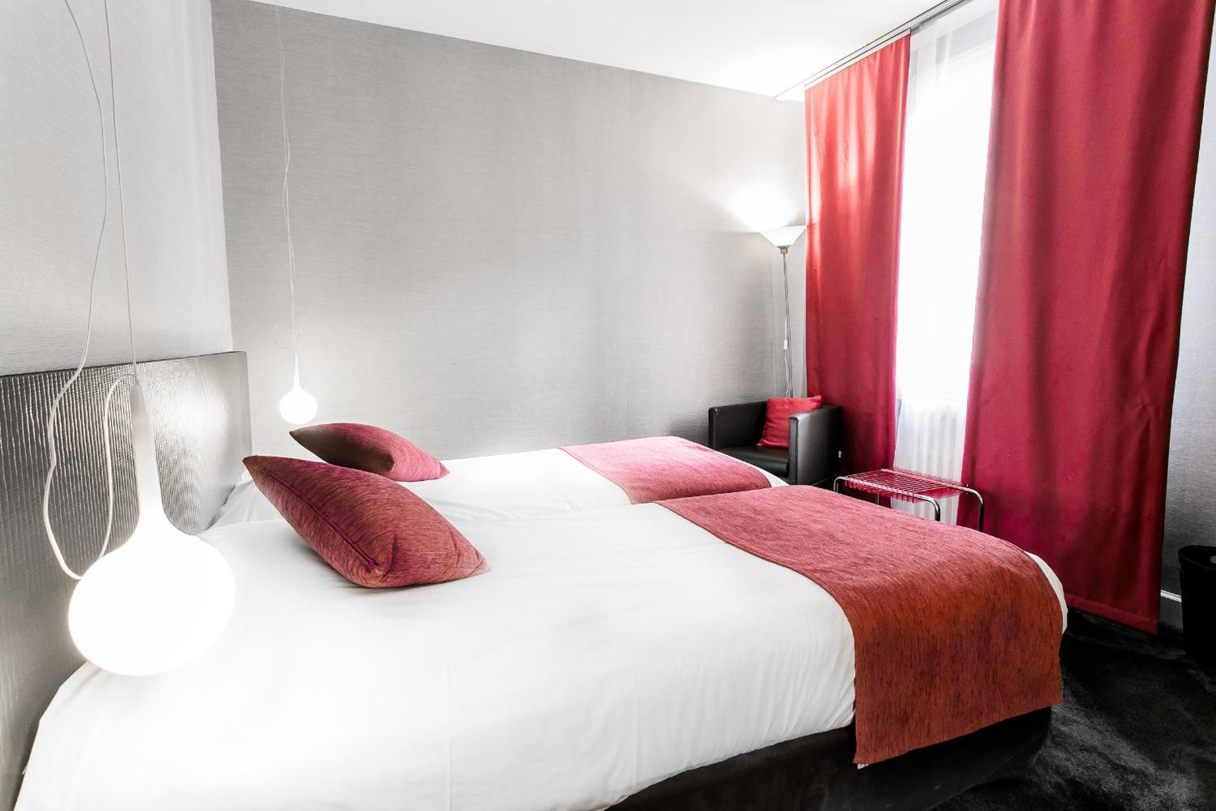 Initial Room photo 3