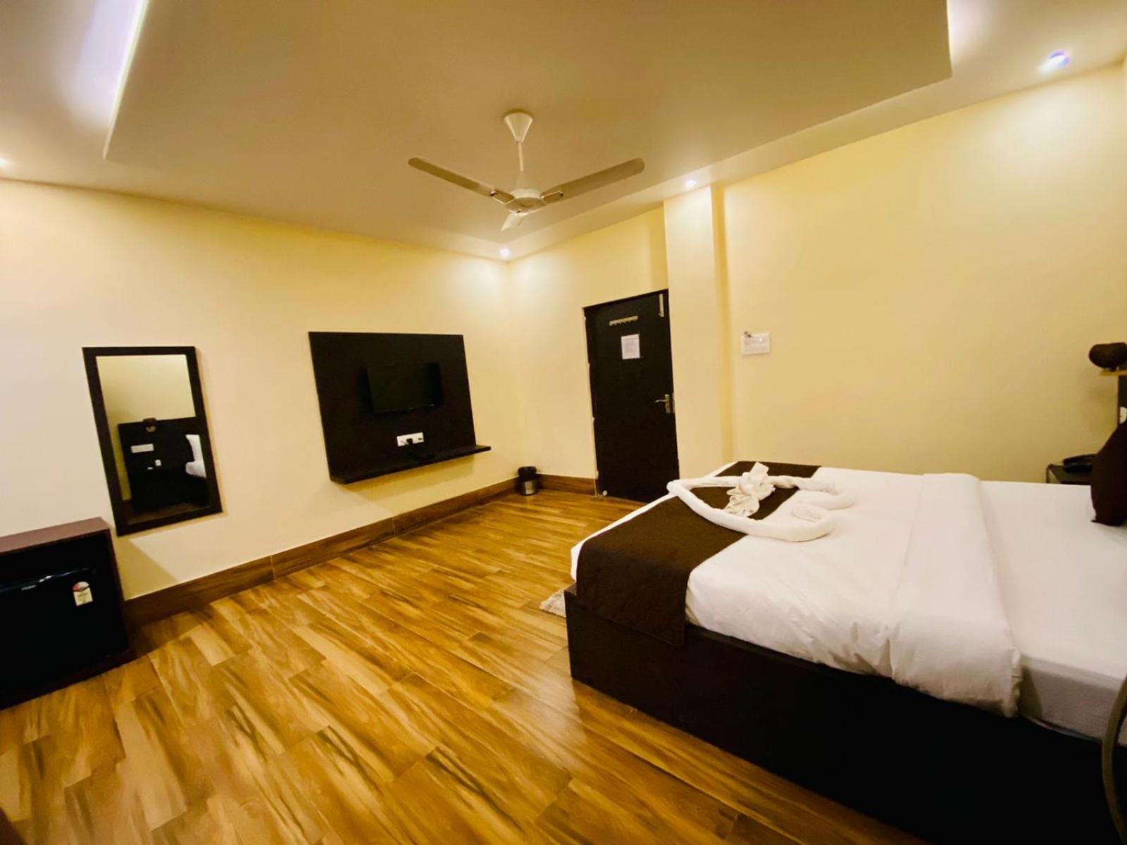 King Room with Pool View photo 3