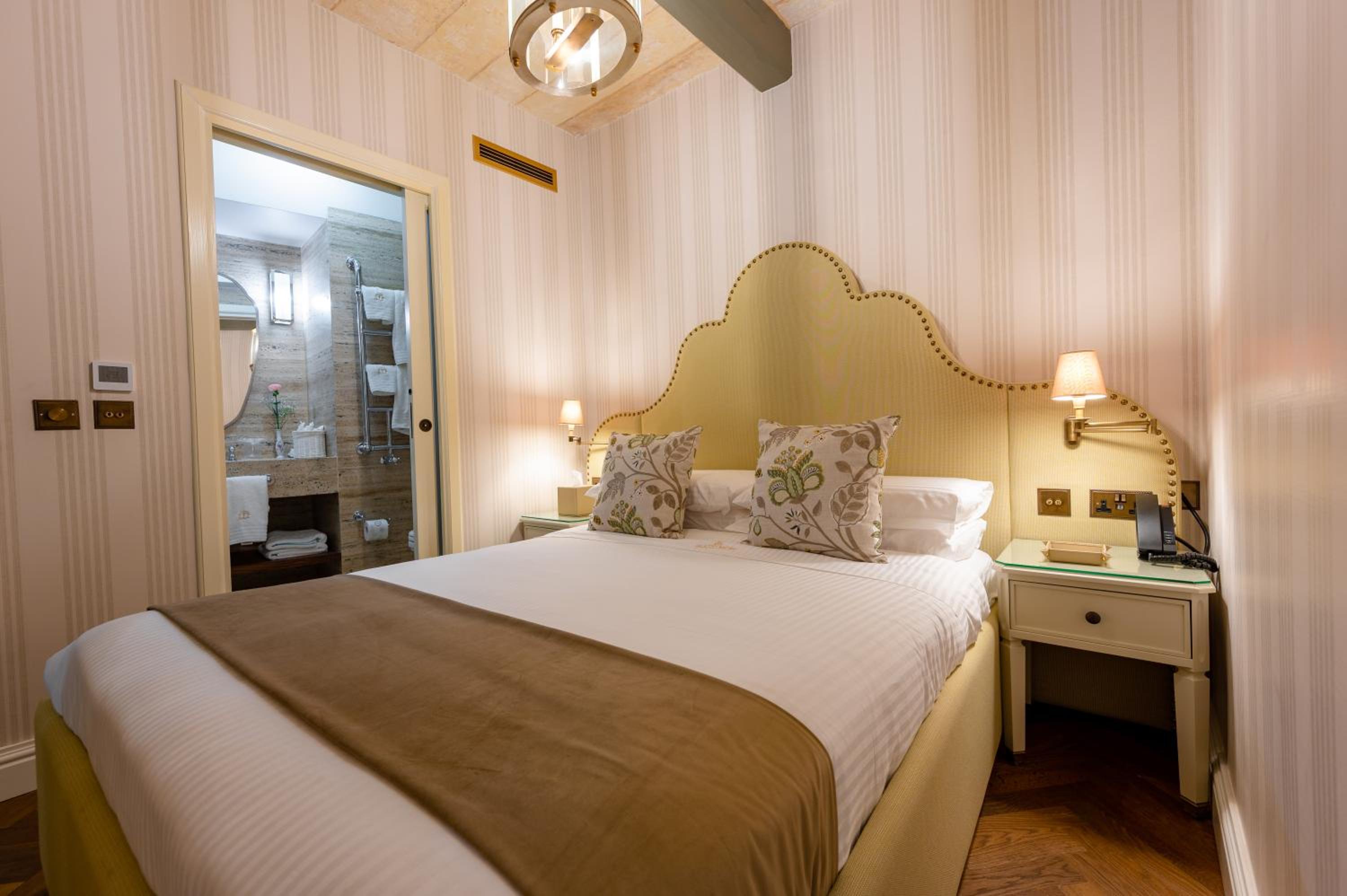 Junior Suite - Photo 1