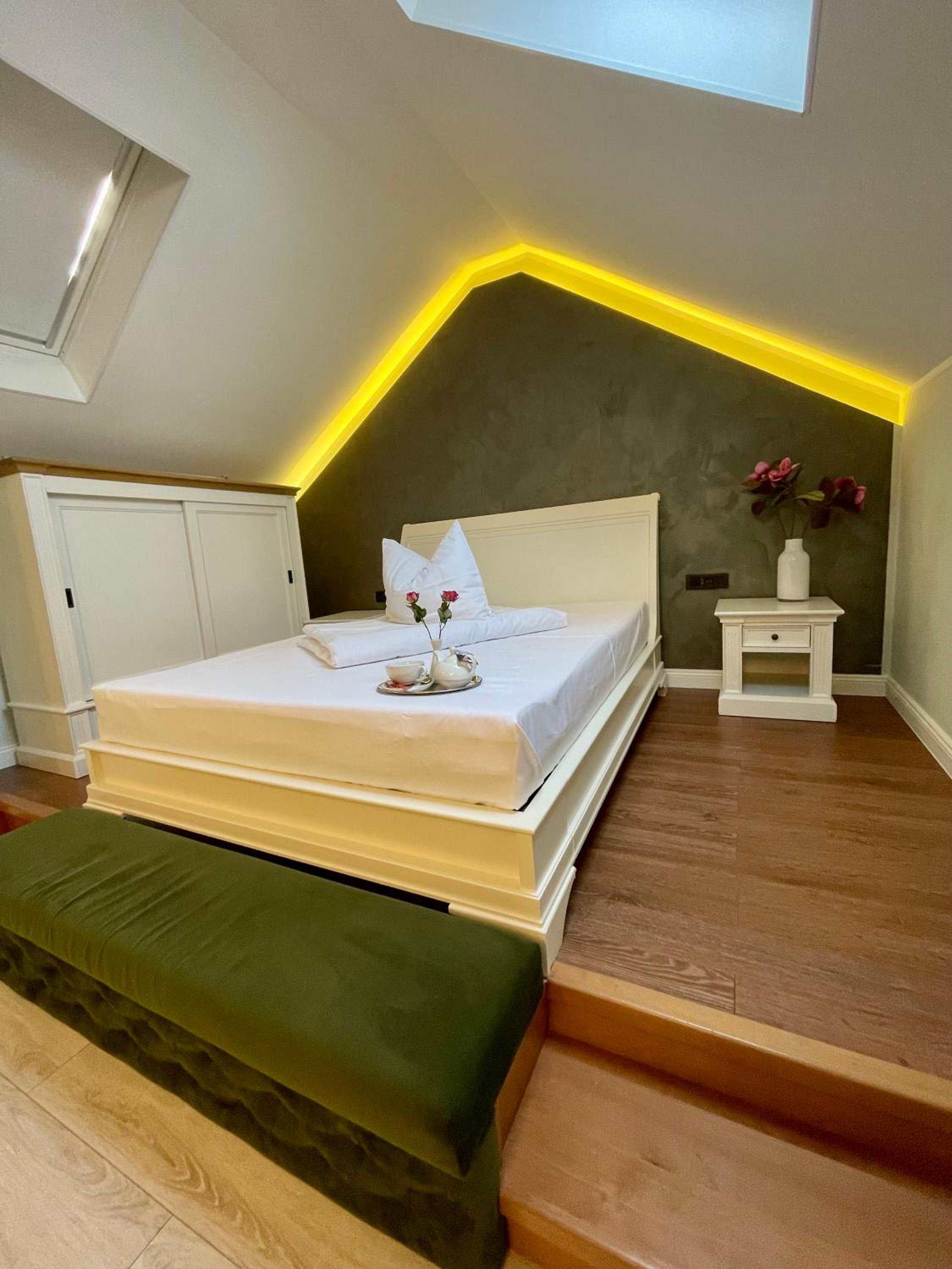 Deluxe Quadruple Room - Photo 1