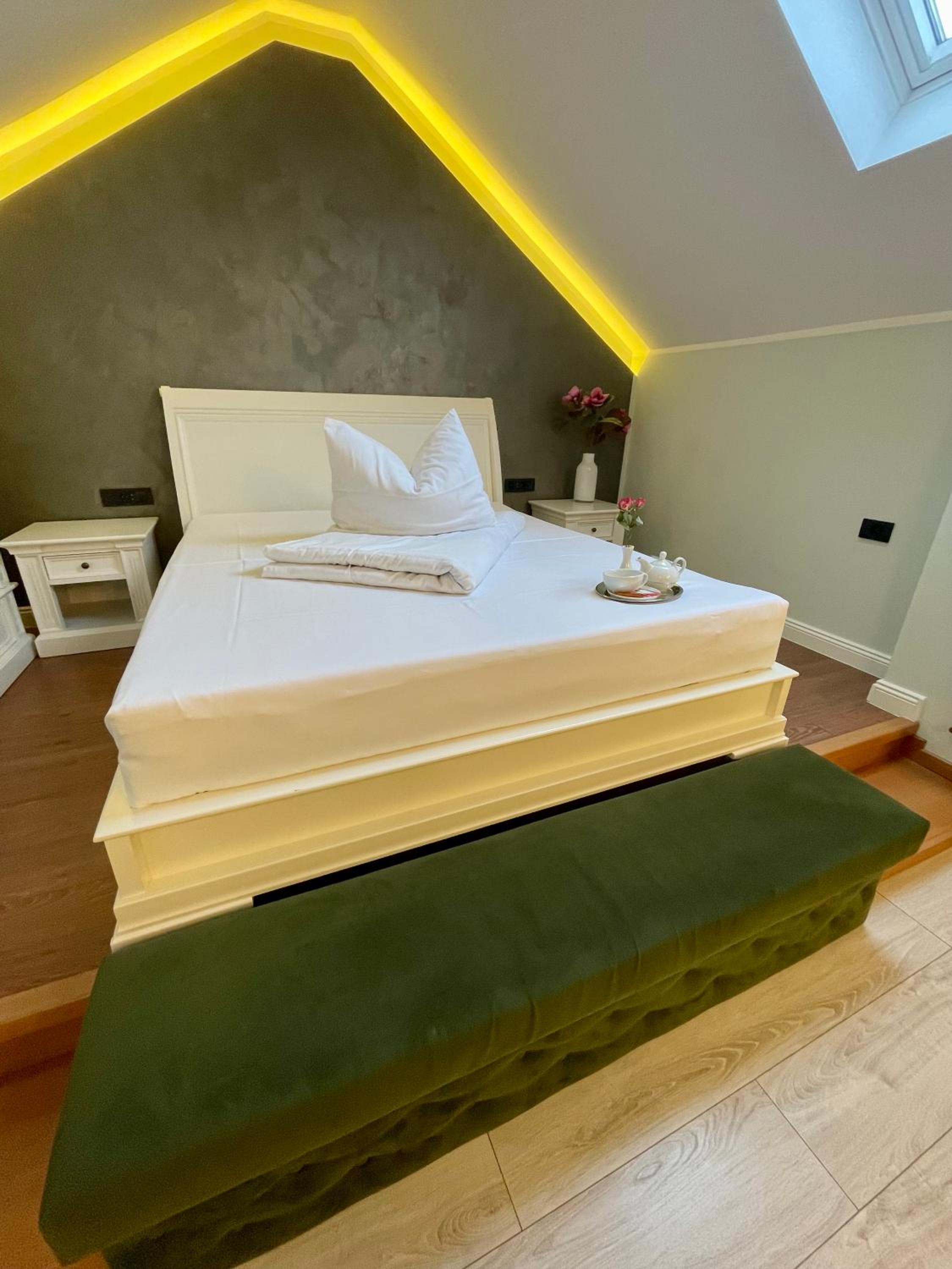 Deluxe Quadruple Room - Photo 7