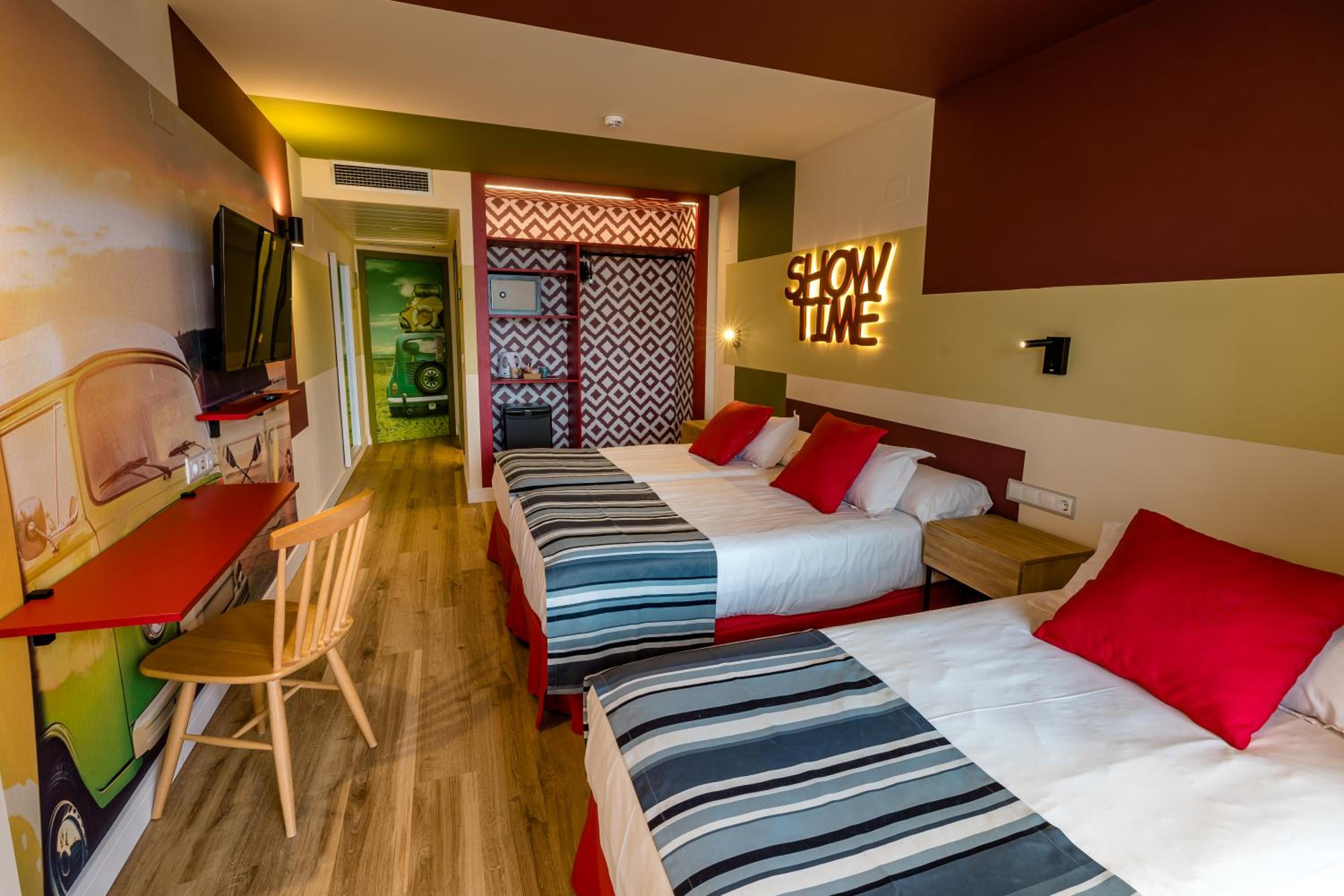 Triple Room with View - Photo 1