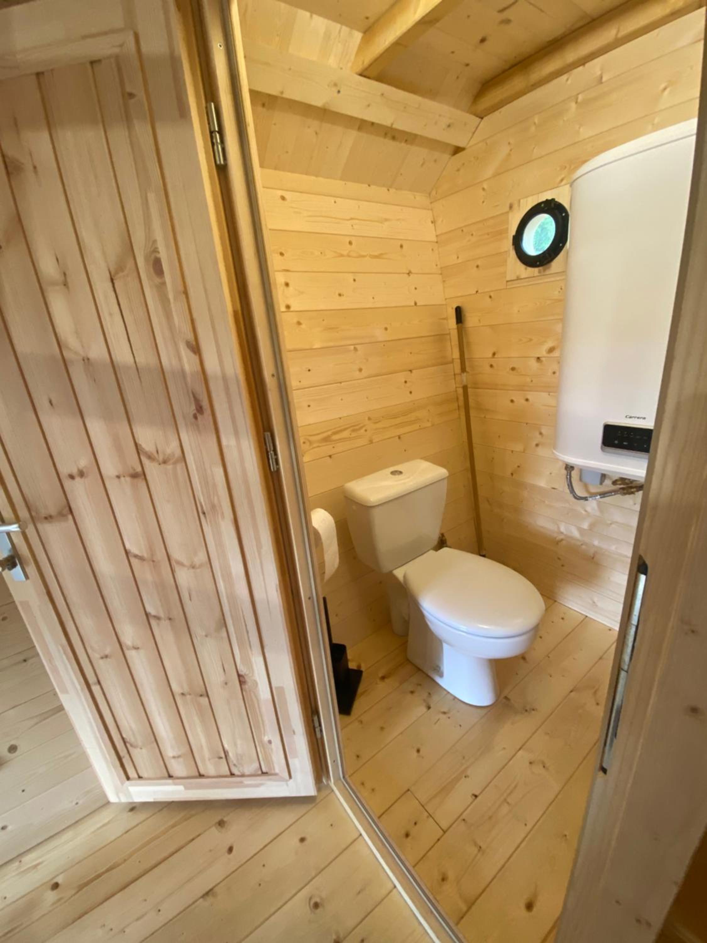 Unique Cabin - Photo 2