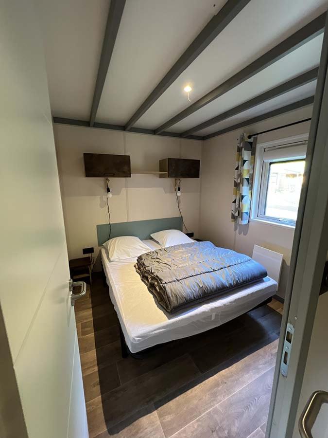 Three-Bedroom Chalet with Spa Bath (6 Adults) - Photo 4