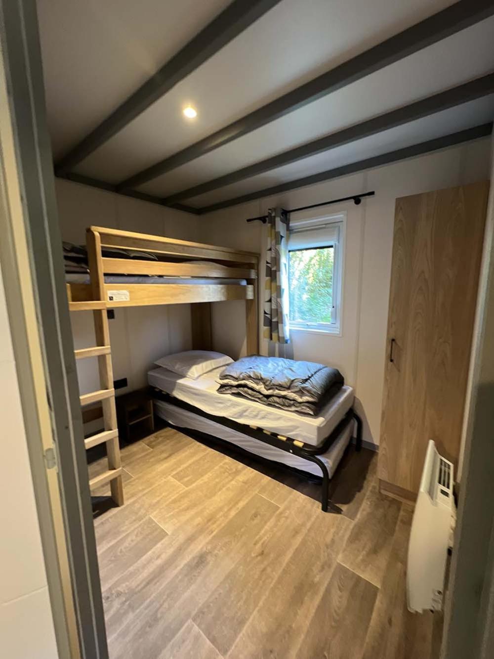Two-Bedroom Chalet (5 Adults) - Photo 4