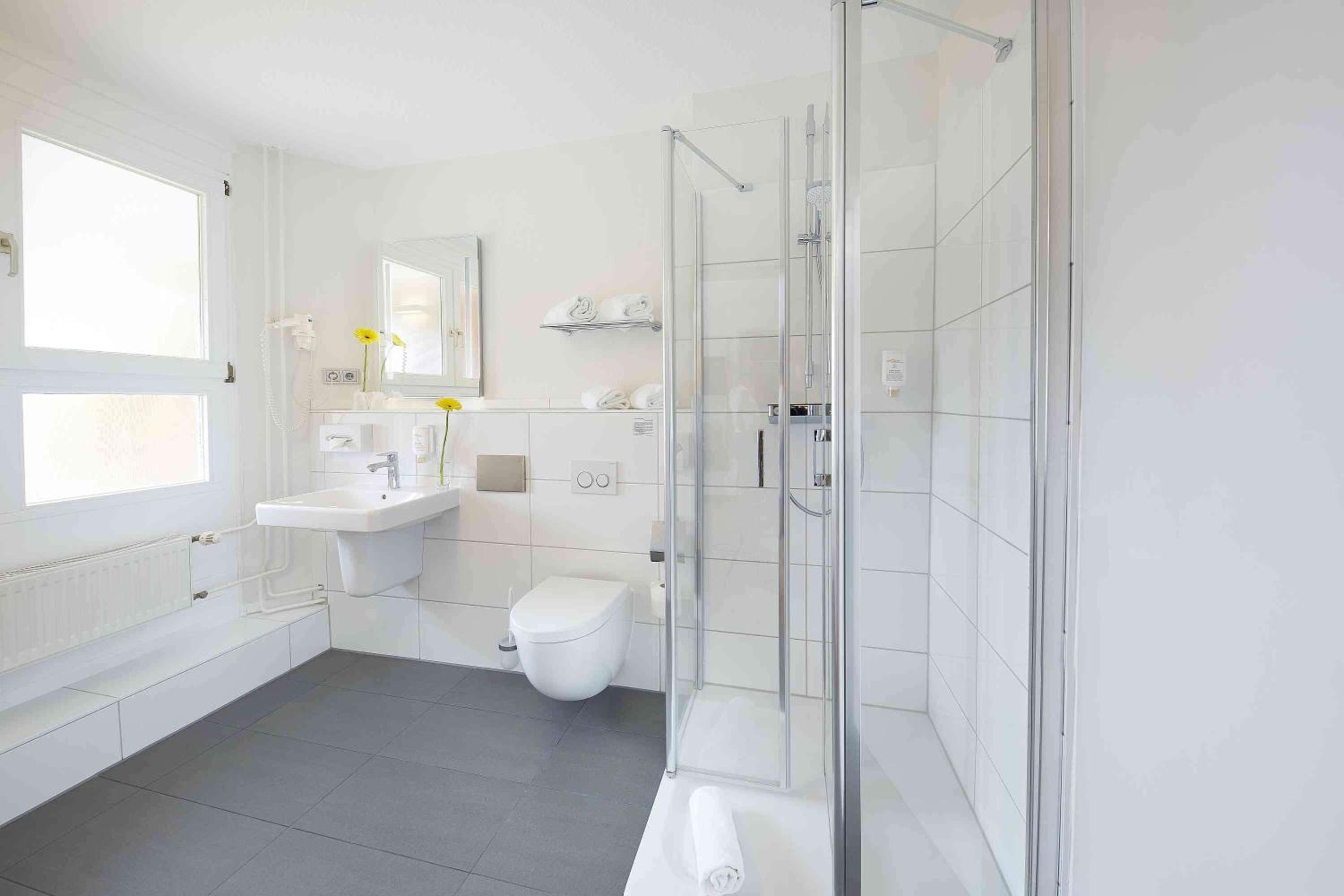 Superior Double Room thumbnail 6