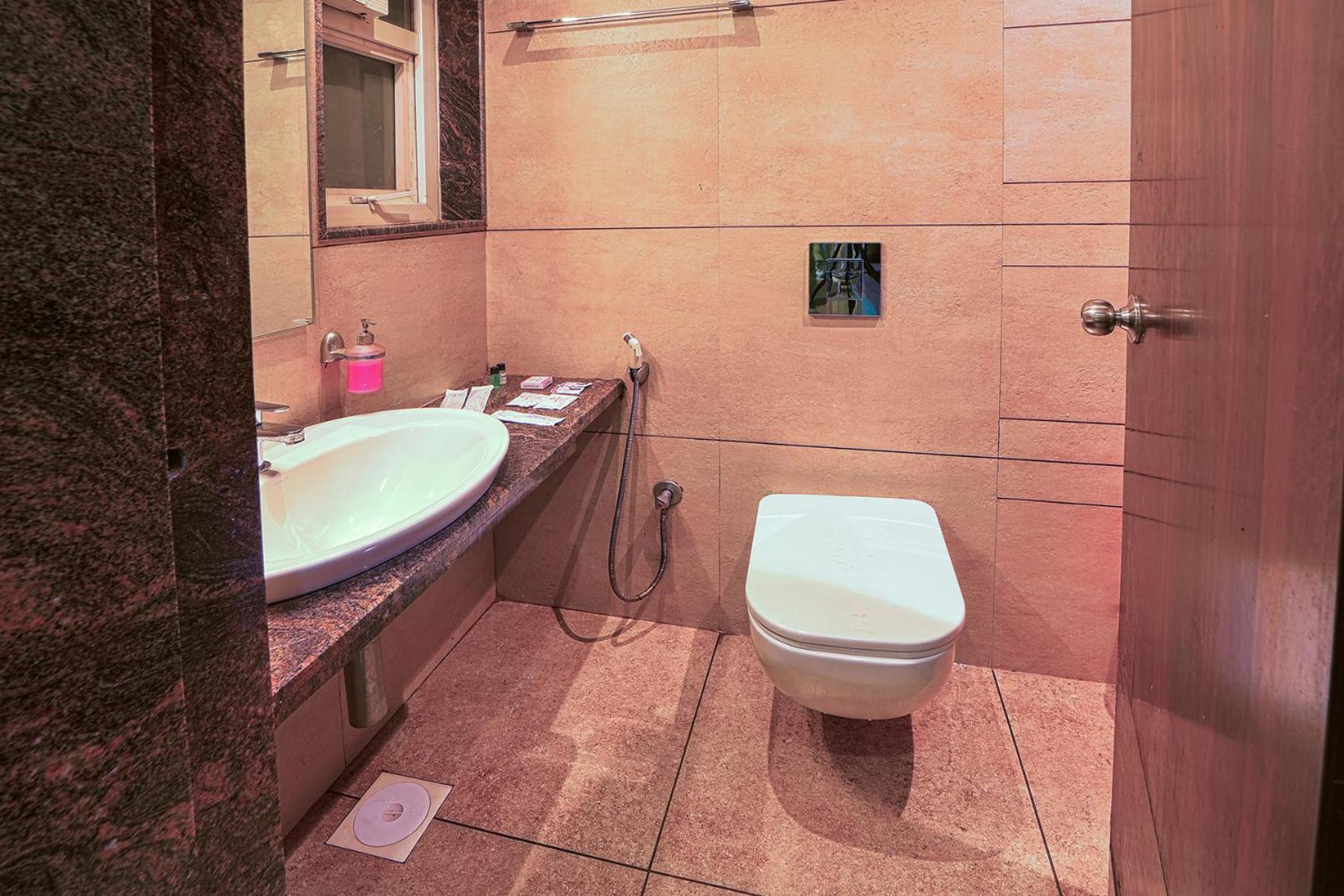 Double Room - Photo 5