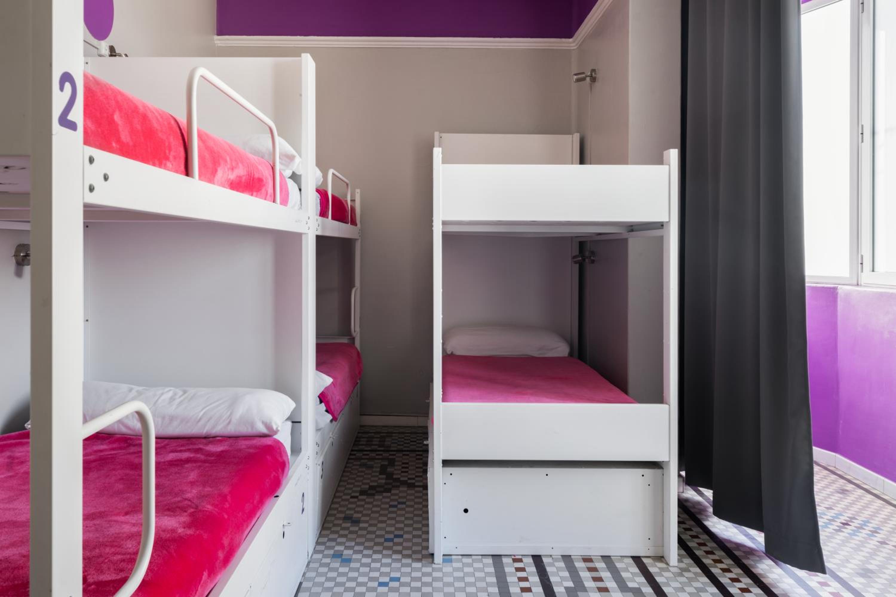 1 Cama en Dormitorio Compartido Mixto de 6 Camas