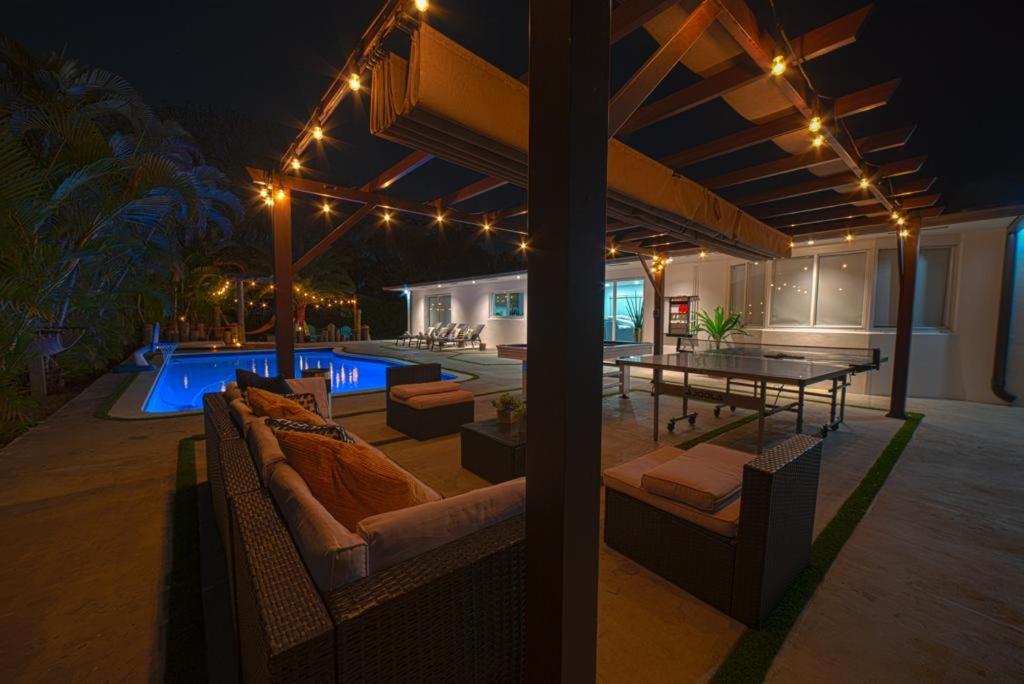 Five-Bedroom House - Photo 25