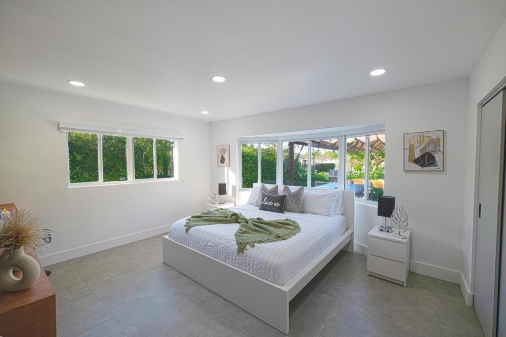 Five-Bedroom House - Photo 9