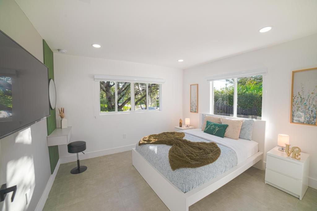 Five-Bedroom House - Photo 10