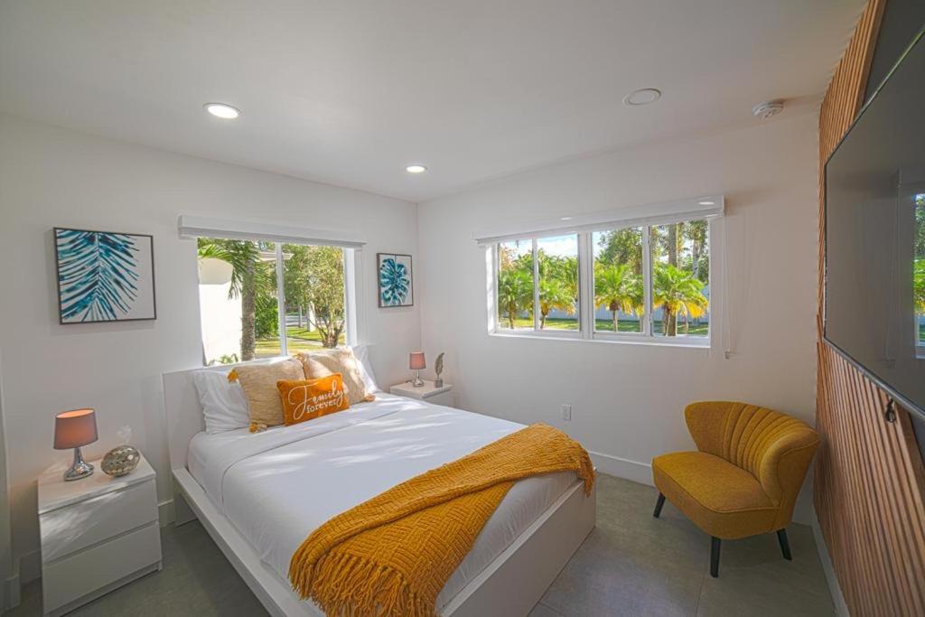 Five-Bedroom House - Photo 33