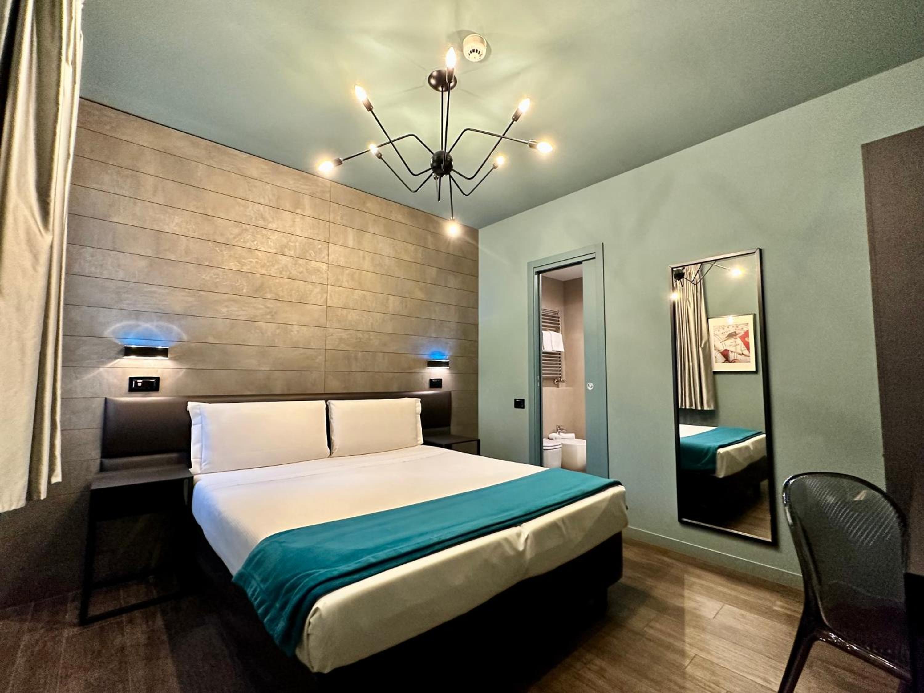 Double or Twin Room photo 3