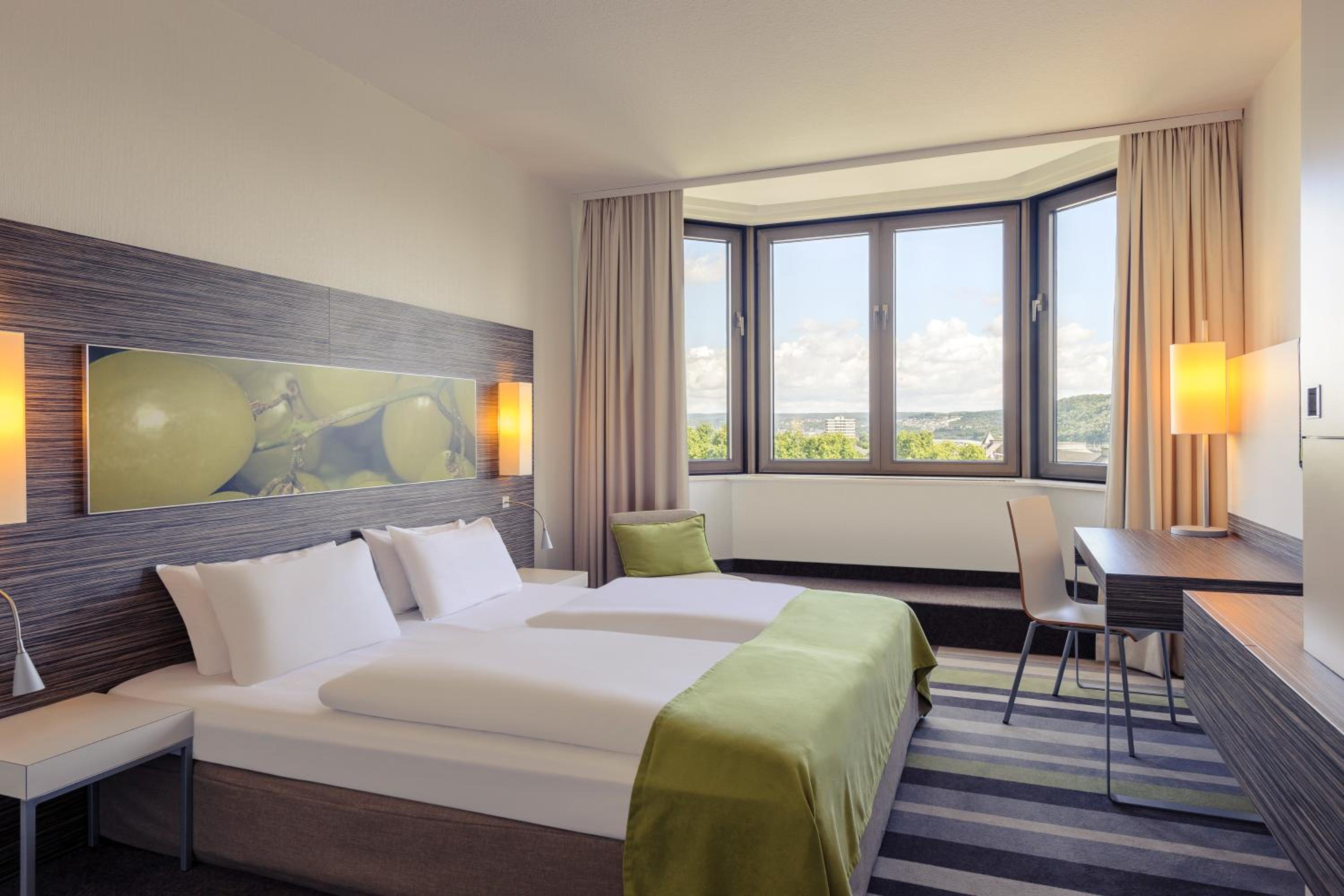 Standard Twin Room with River View - Photo 1