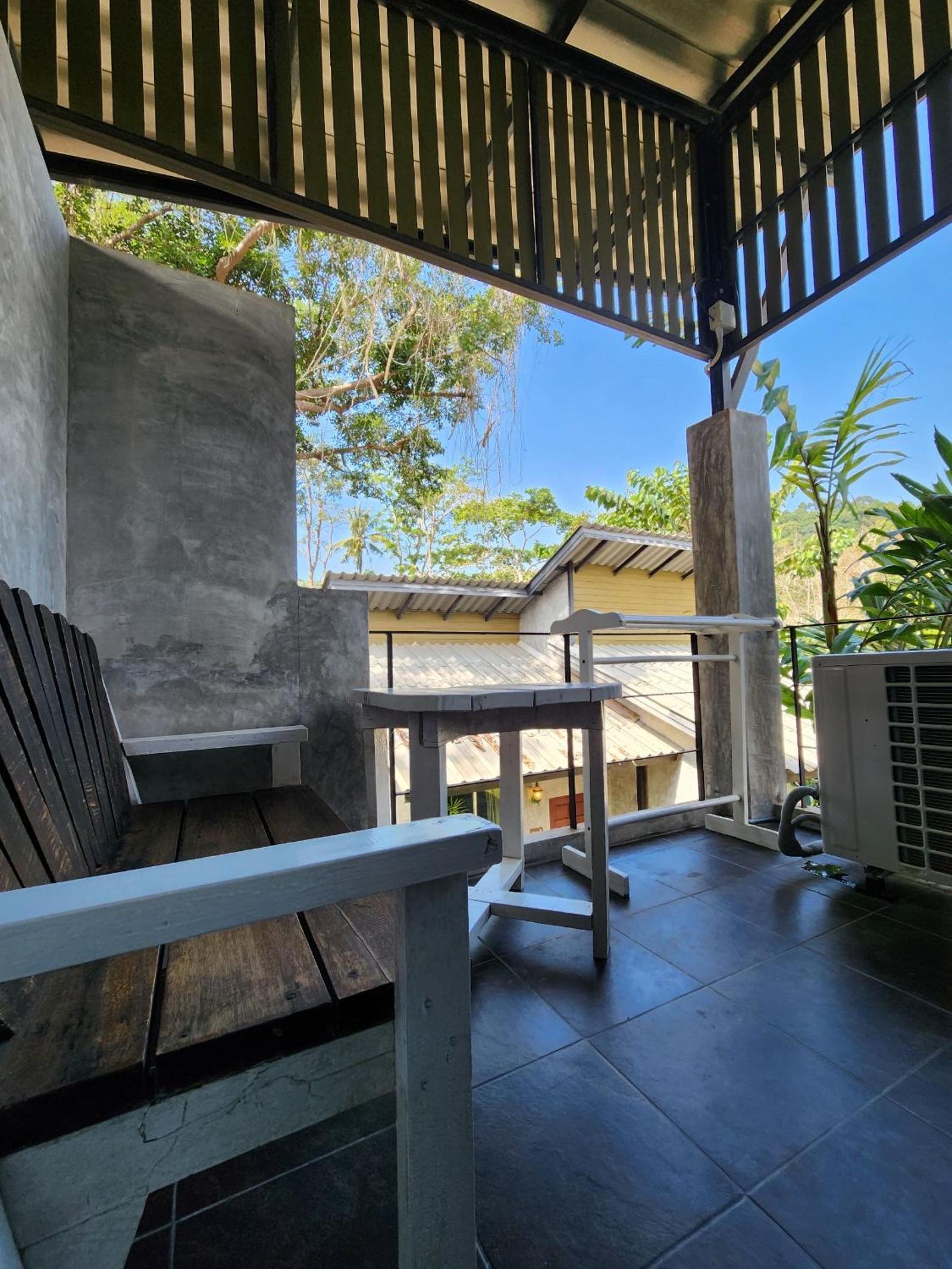Standard King Room with Balcony photo 3