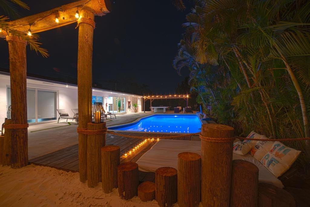 Five-Bedroom House - Photo 23