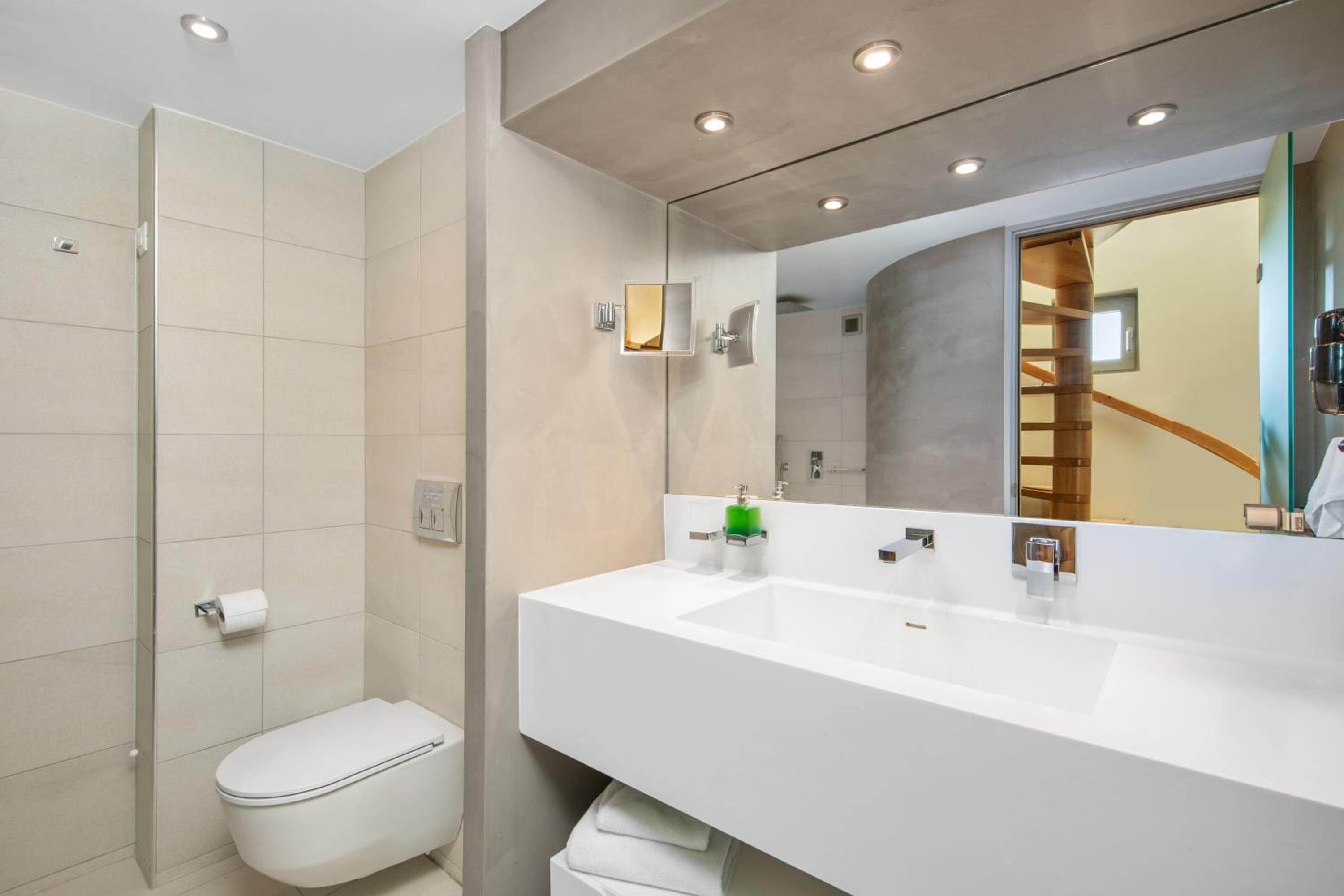 Premium Suite with Sea View photo 3