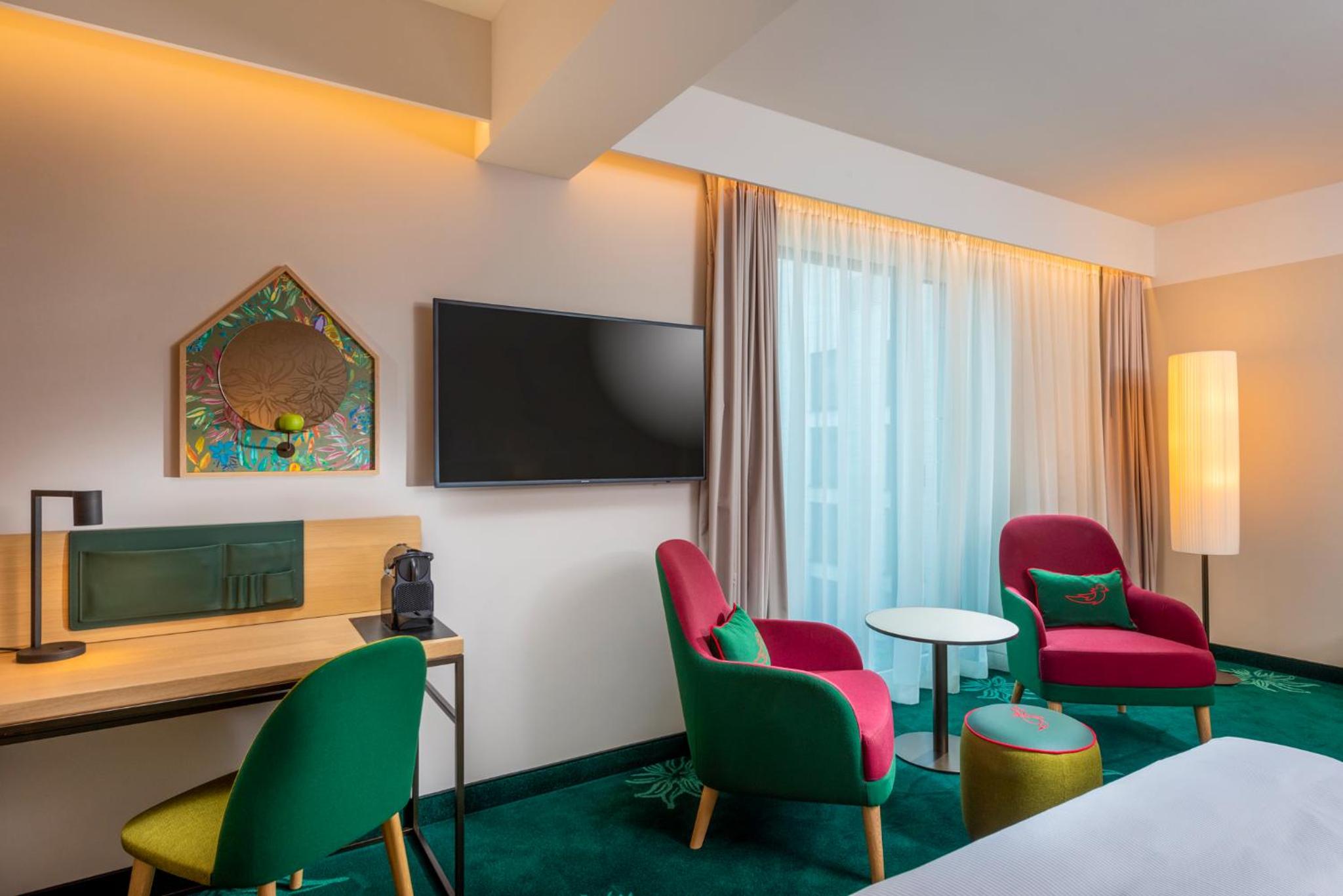 Superior King Room - Photo 8