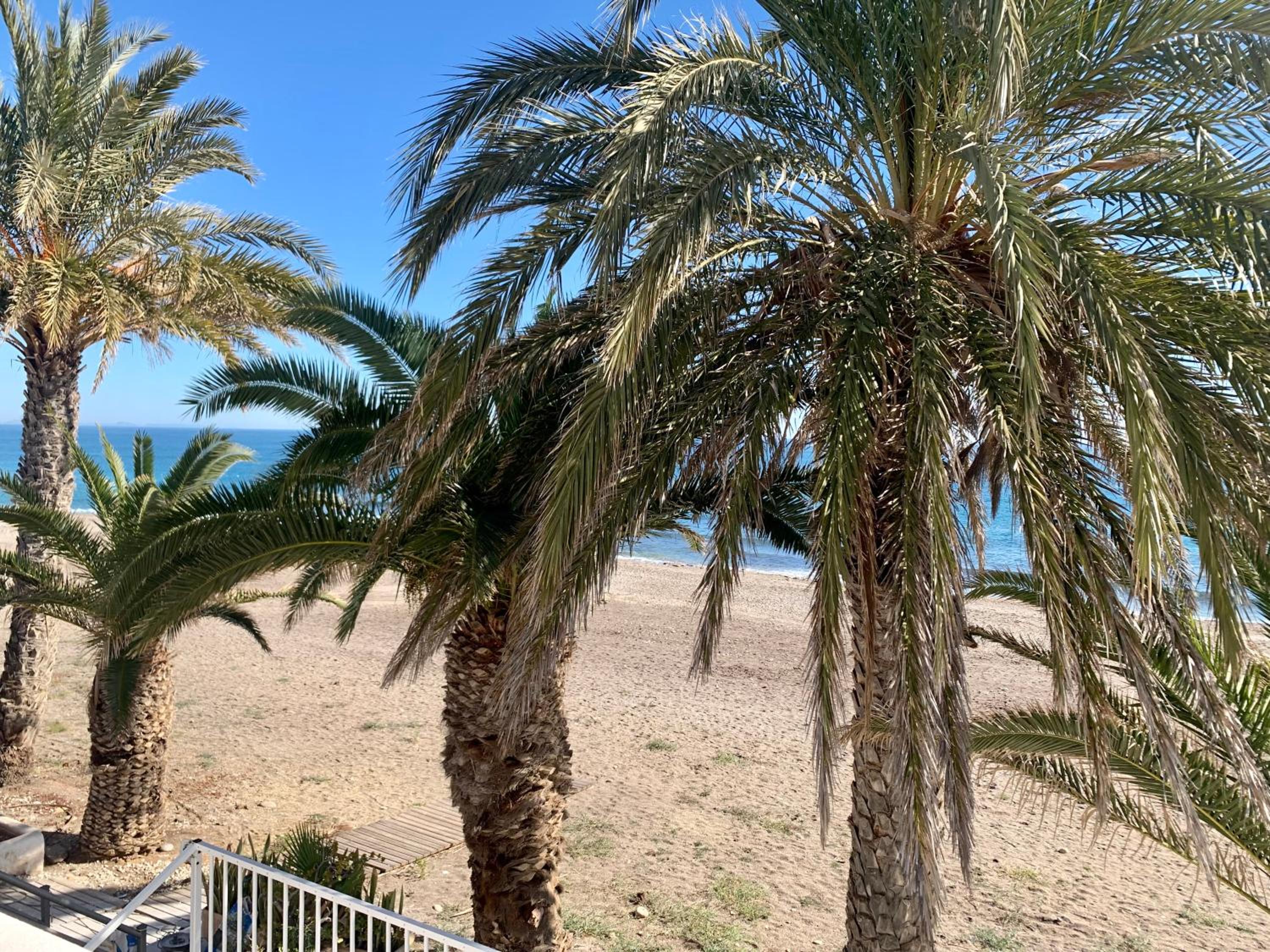 Double Room with Sea View - Photo 18
