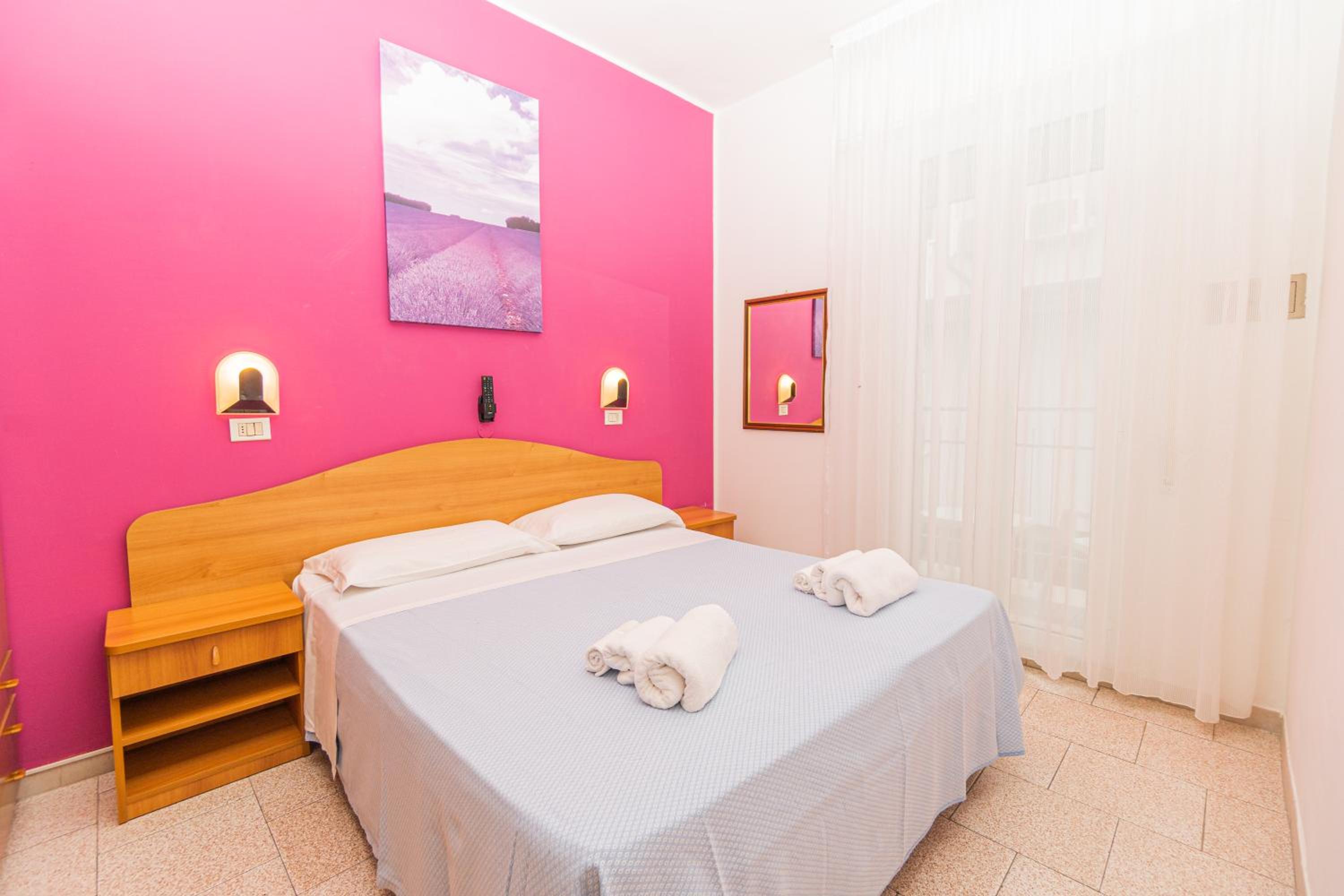 Double or Twin Room - Photo 6