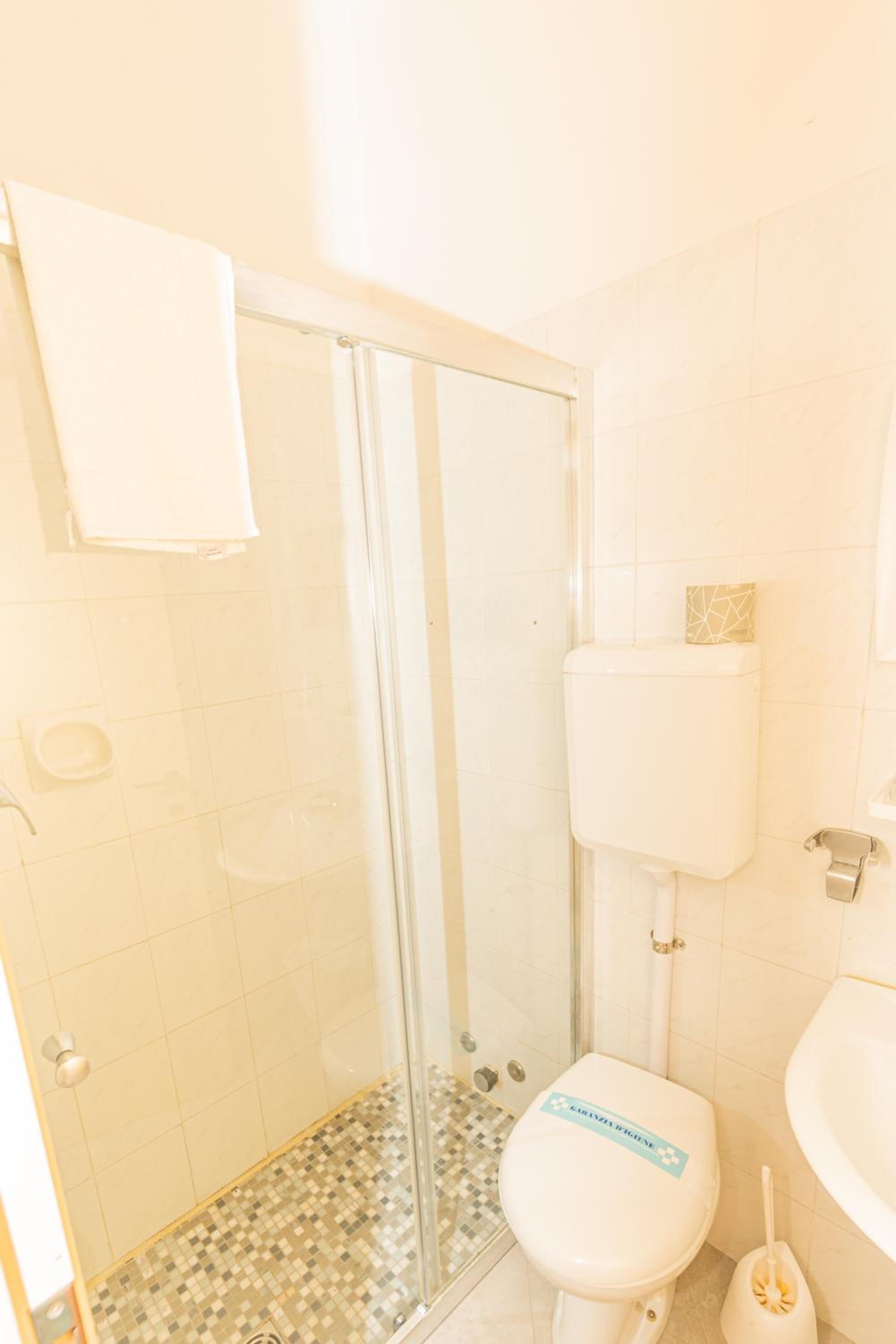 Double or Twin Room - Photo 3