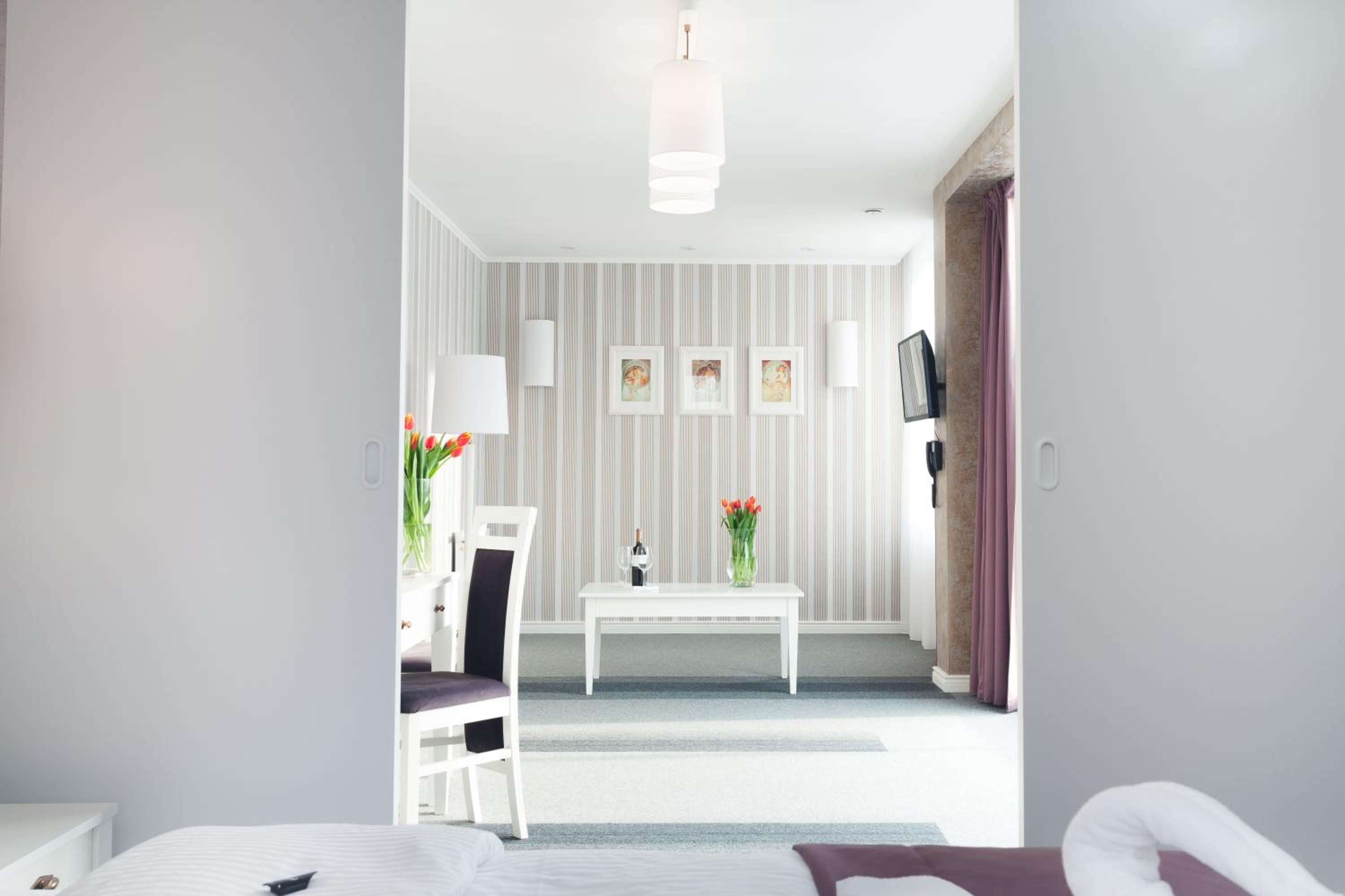 One-Bedroom Suite - Photo 1