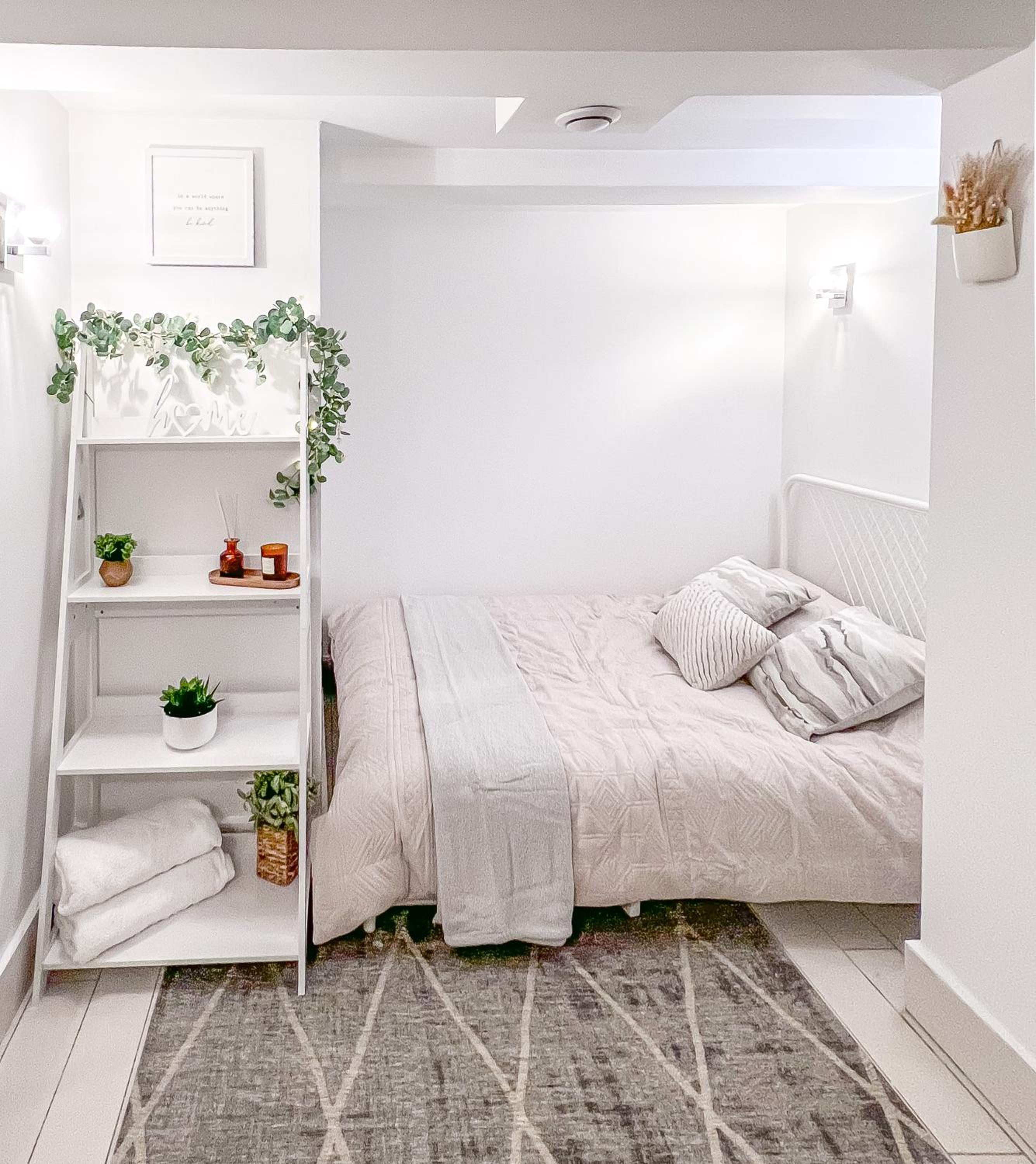 Double Room with Shared Bathroom photo 1