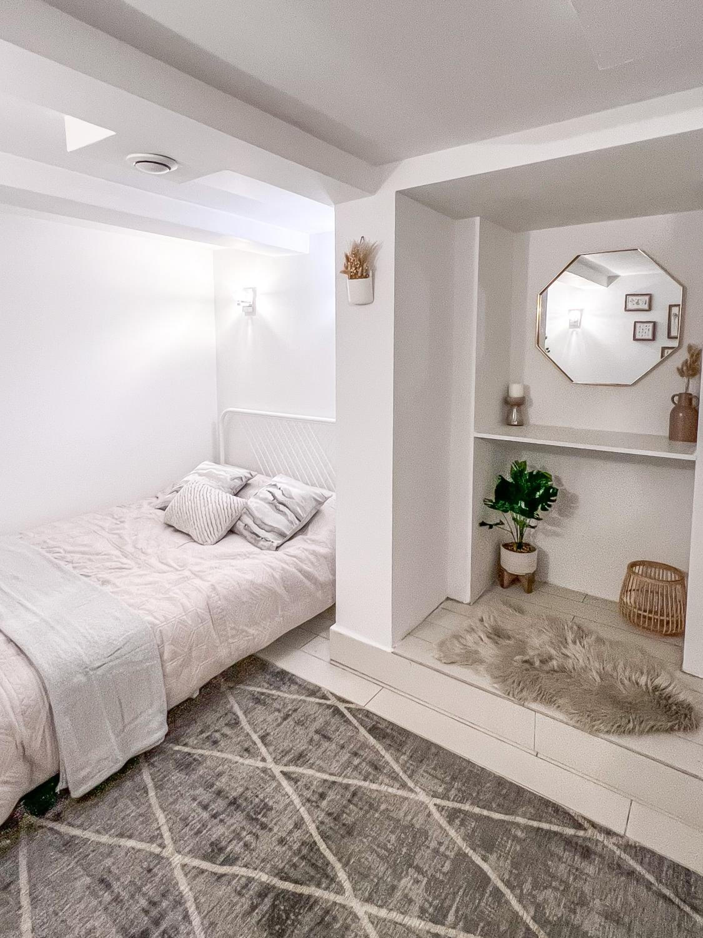 Double Room with Shared Bathroom photo 3