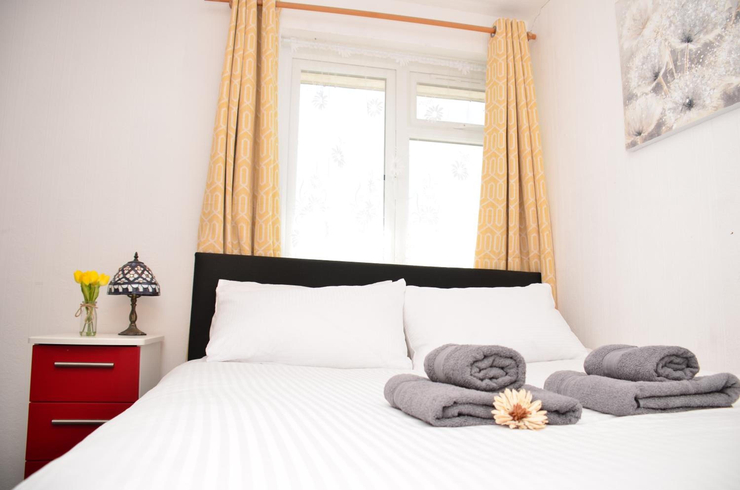 Double Room with Shared Bathroom photo 3