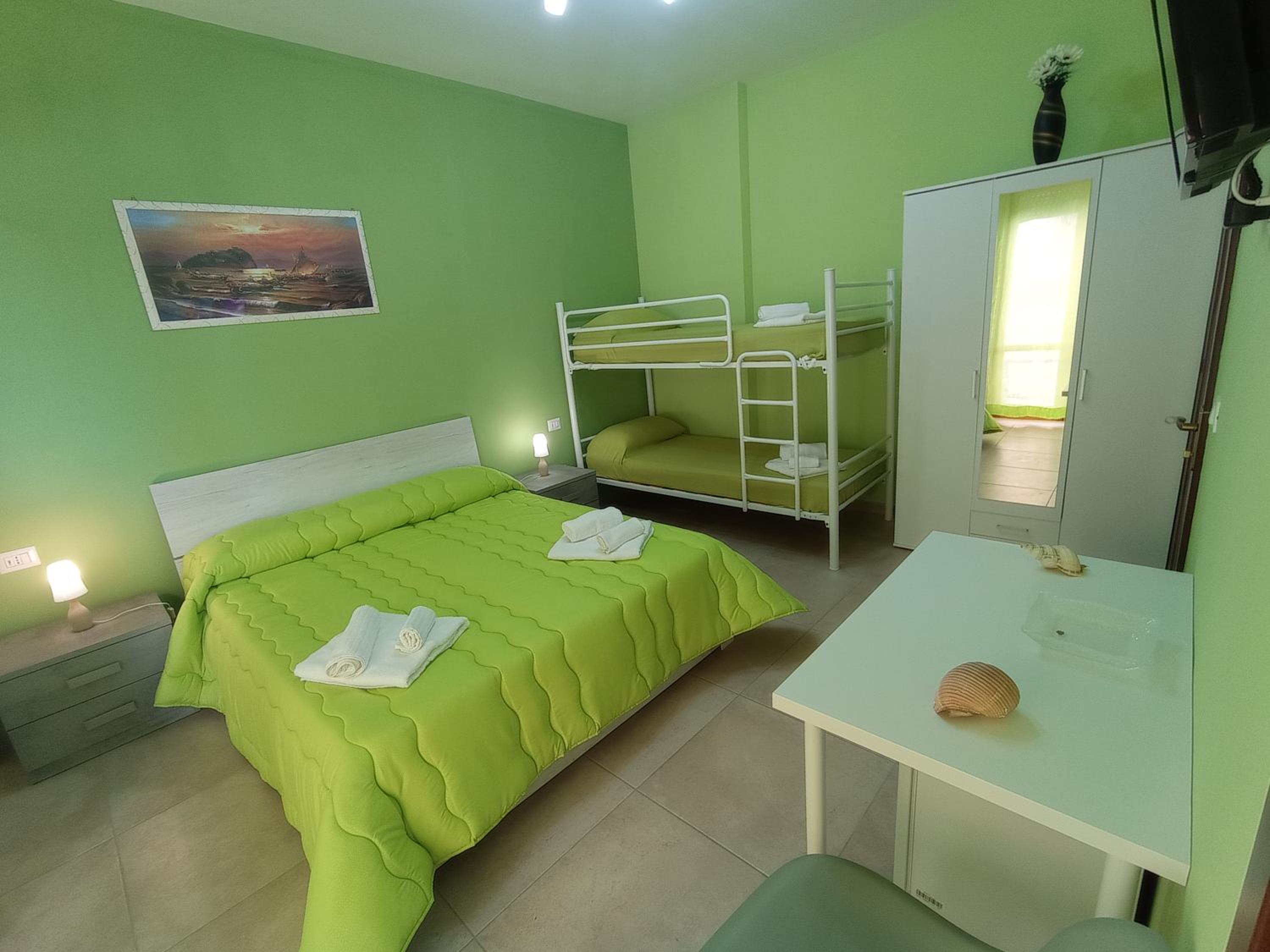 Quadruple Room with Terrace