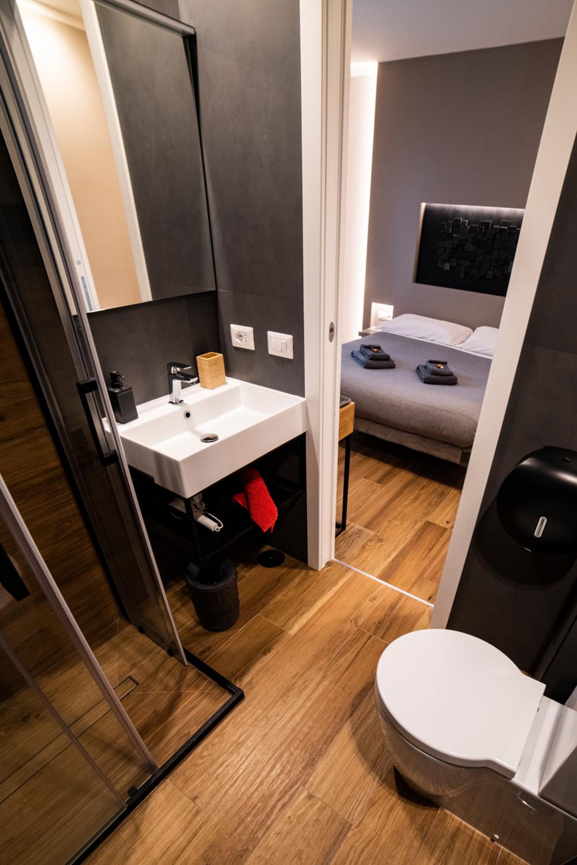 Double Room with Private Bathroom photo 2