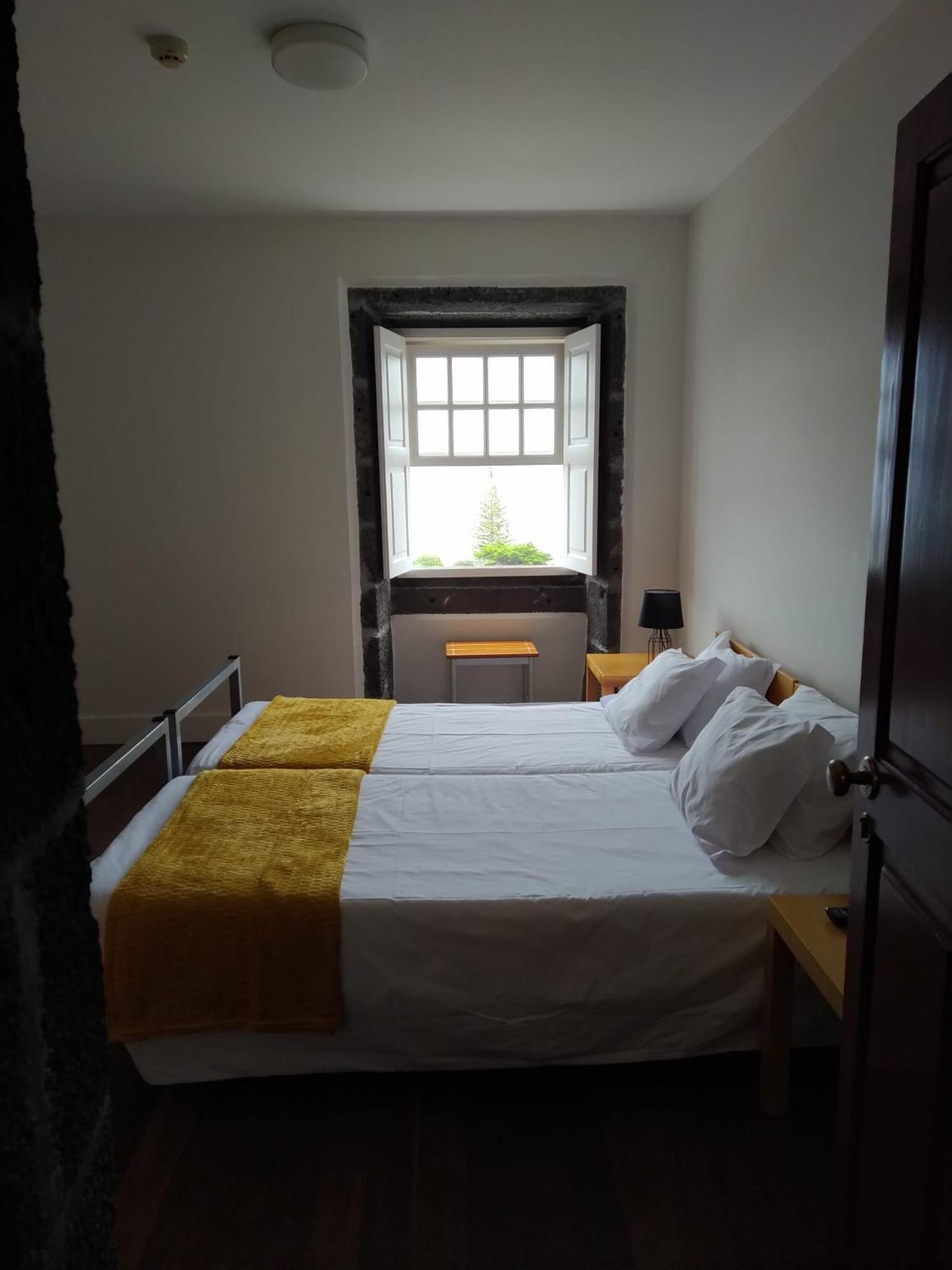 Twin Room with Private Bathroom photo 3
