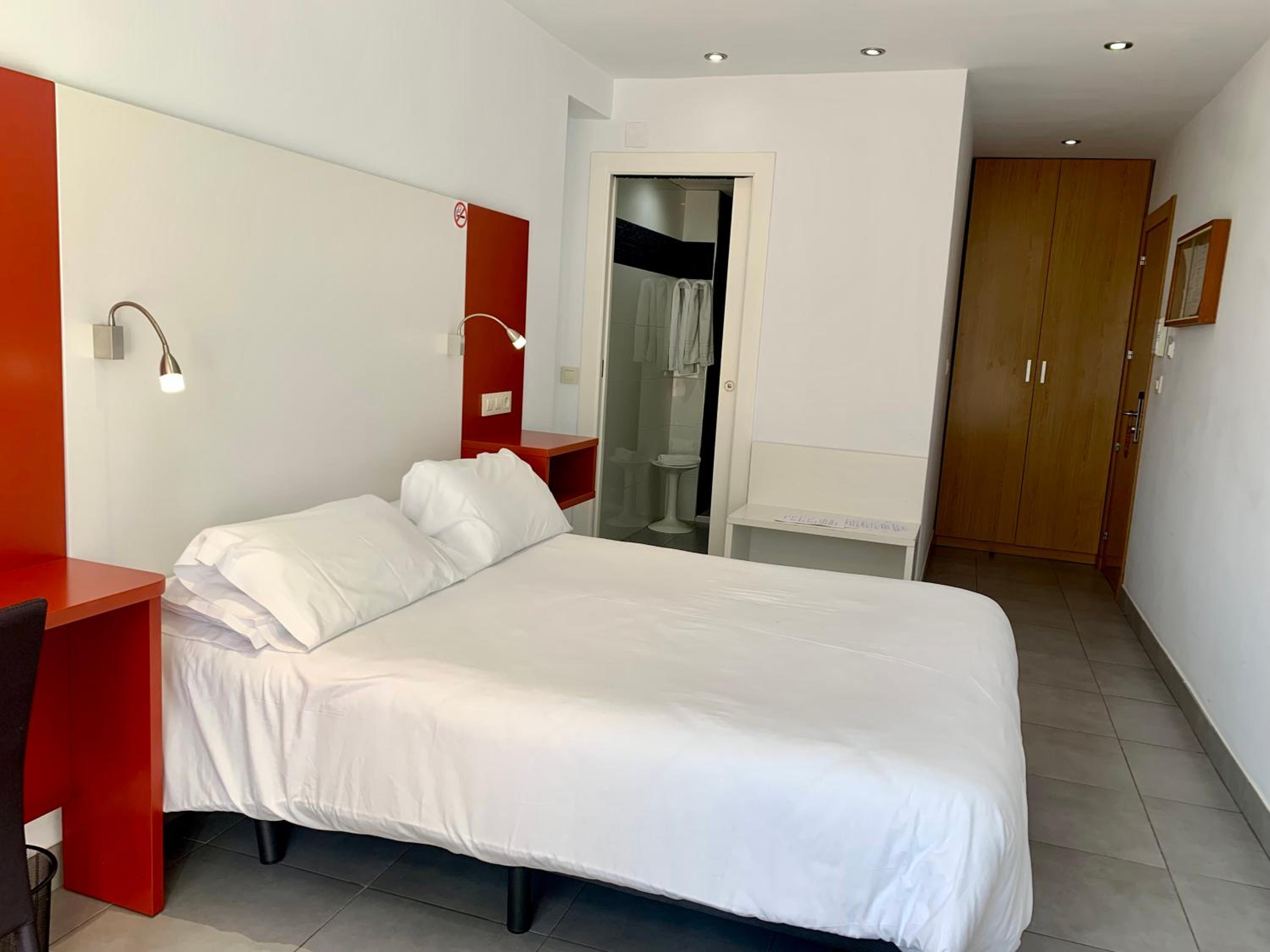 Double Room with Sea View - Photo 3
