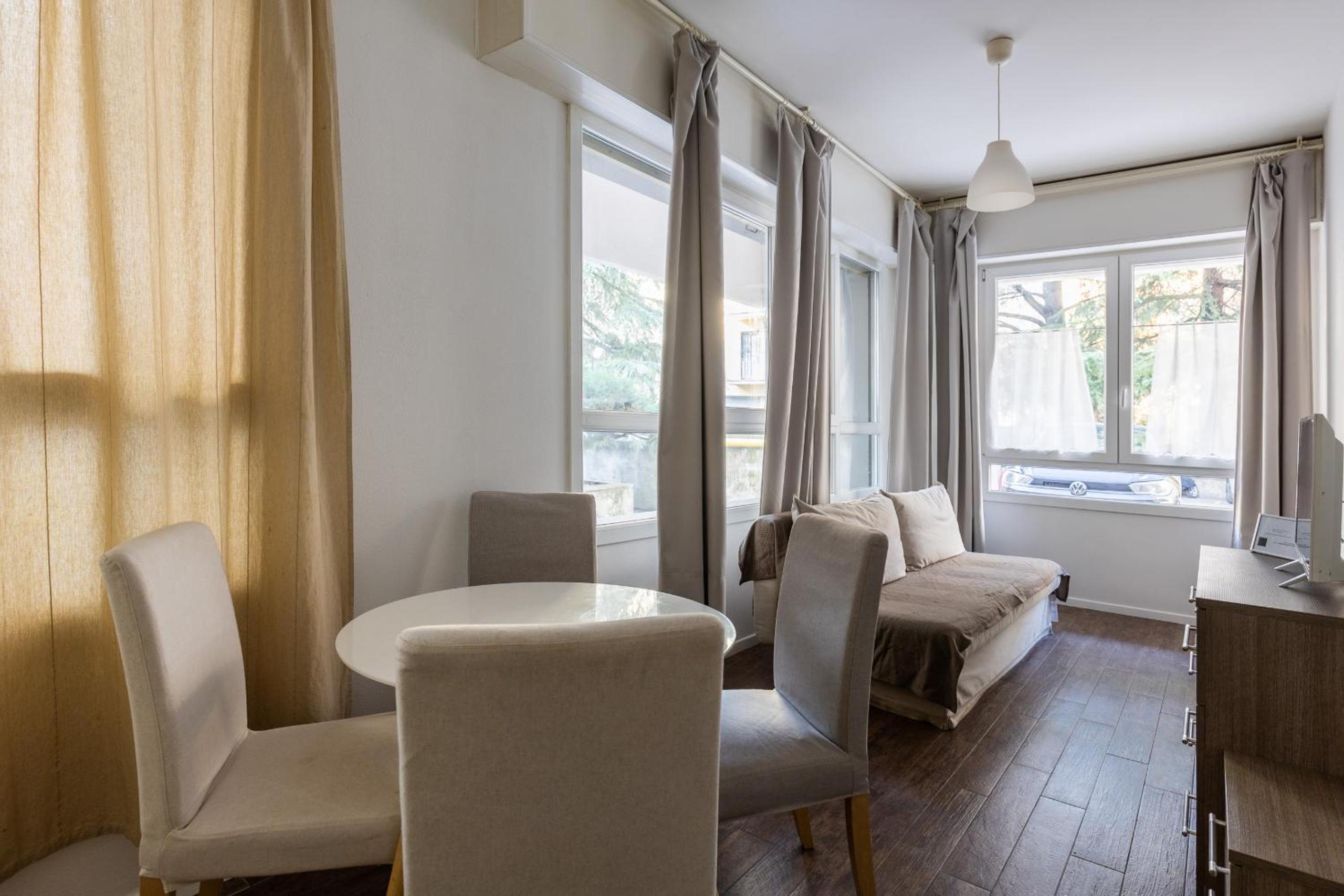 One-Bedroom Apartment