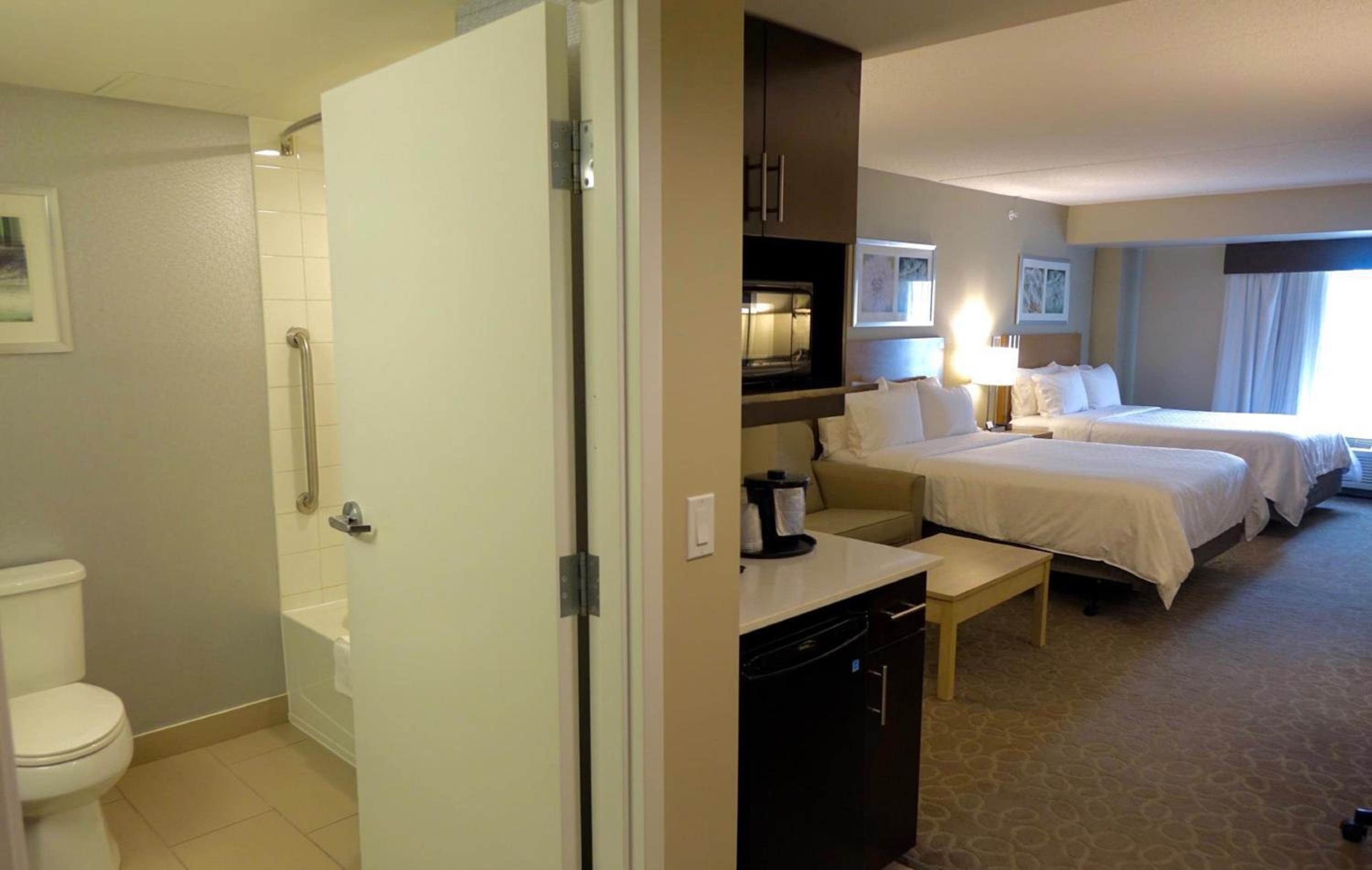 Queen Suite with Two Queen Beds and Sofa Bed photo 2