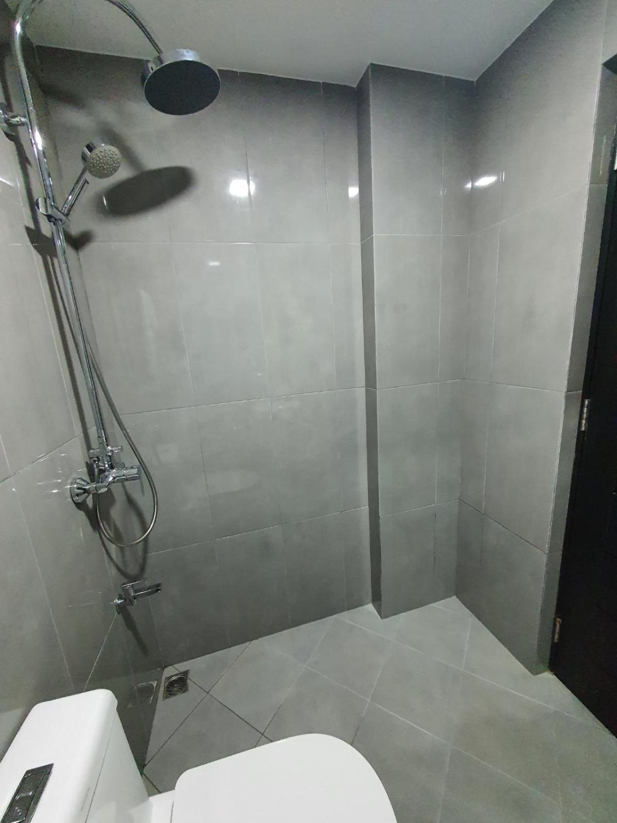 Deluxe Double or Twin Room - Photo 9
